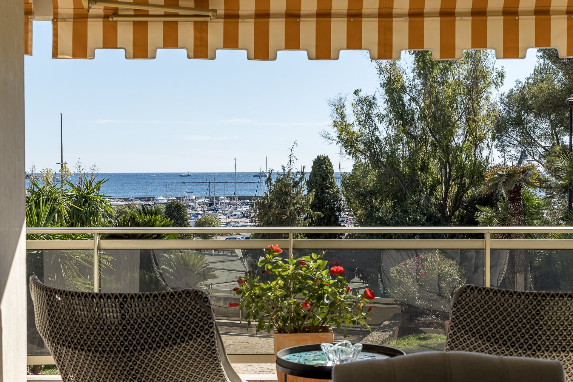 Condominium dans Cap D'antibes, Alpes-Maritimes 10055158