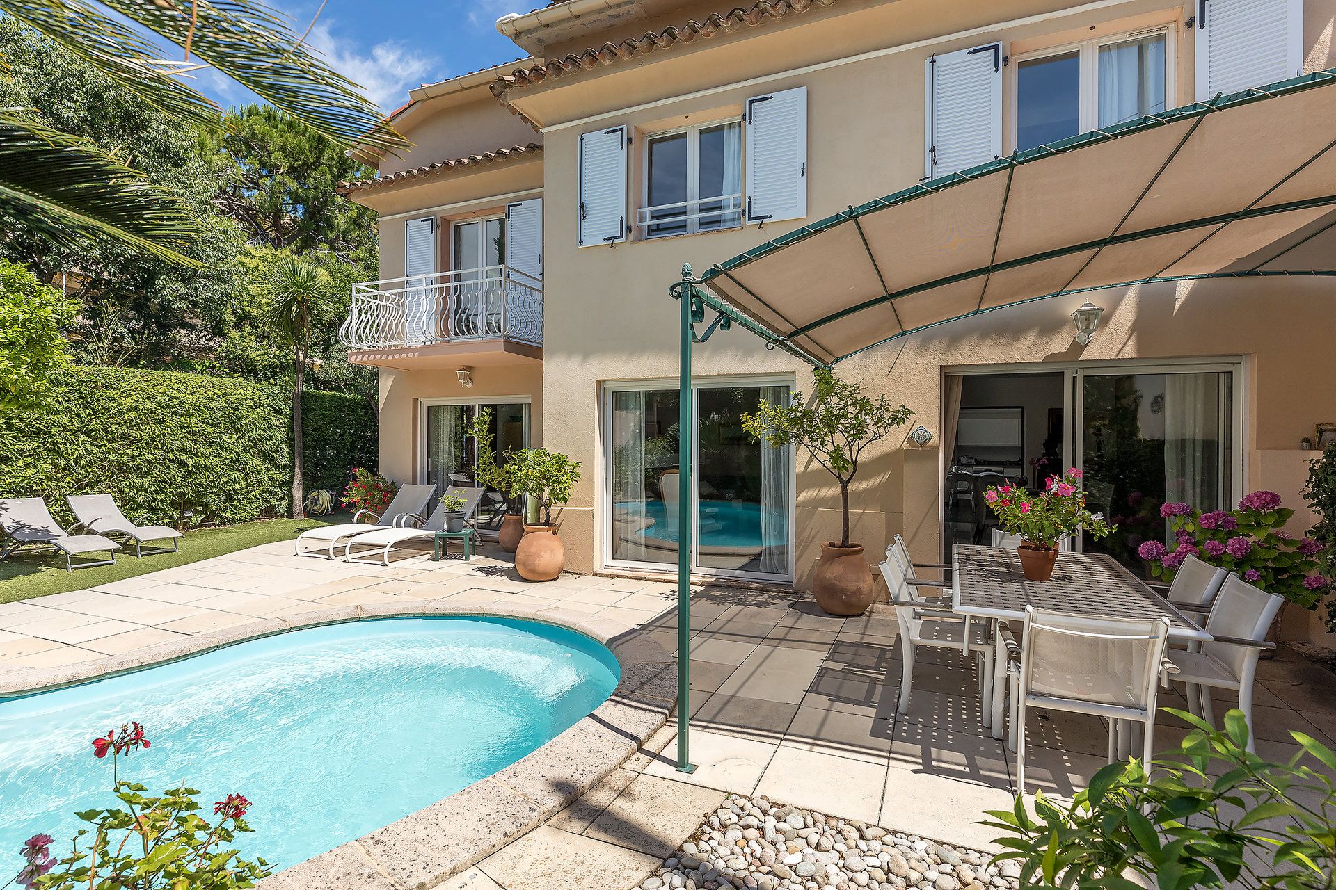 Hus i Juan-les-Pins, Provence-Alpes-Cote d'Azur 10055166