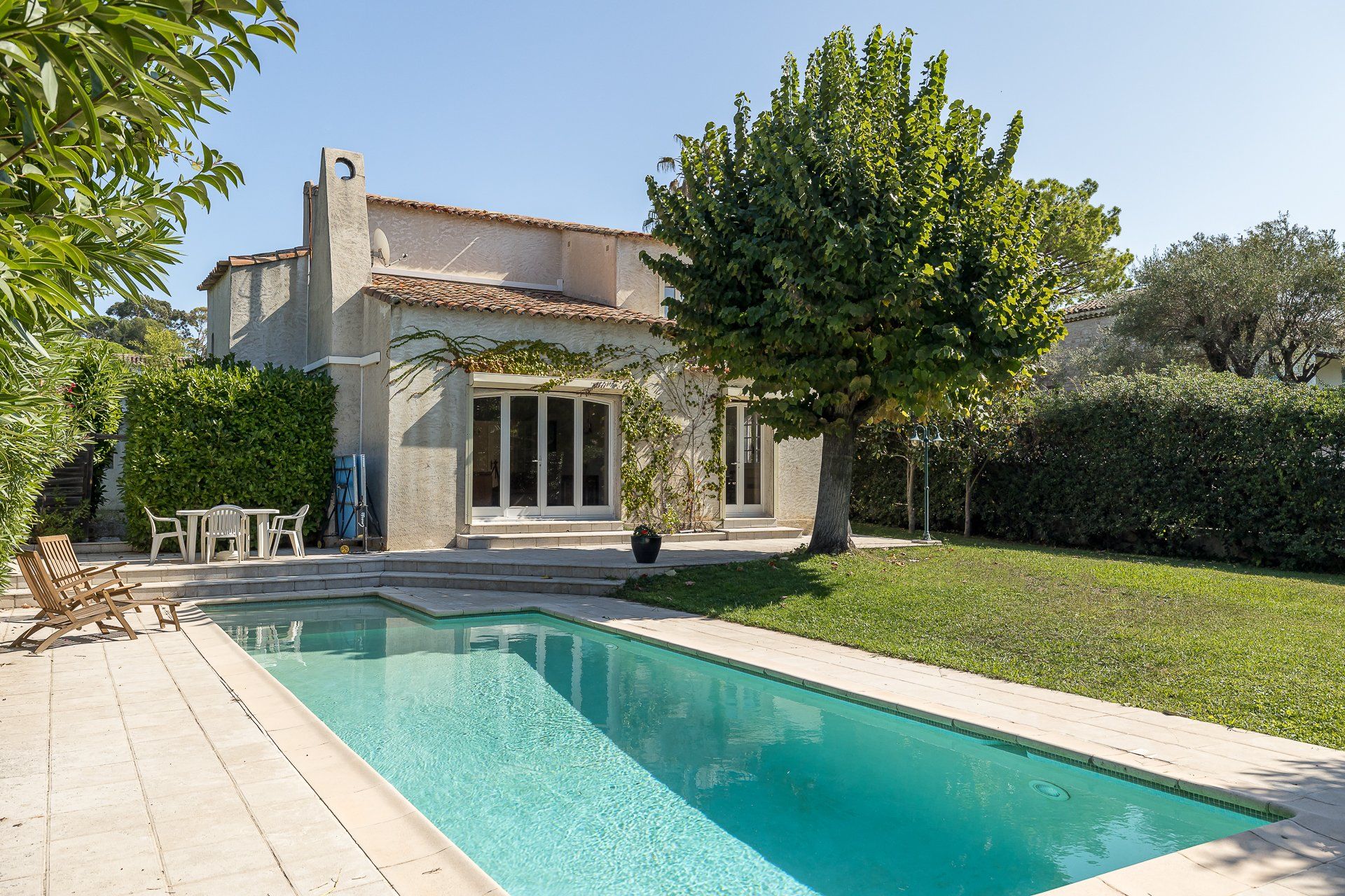 Rumah di Juan-les-Pins, Provence-Alpes-Cote d'Azur 10055186