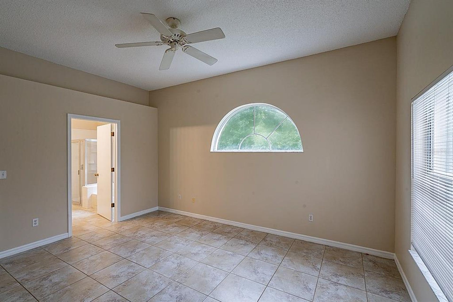 House in Kissimmee, Florida 10056374