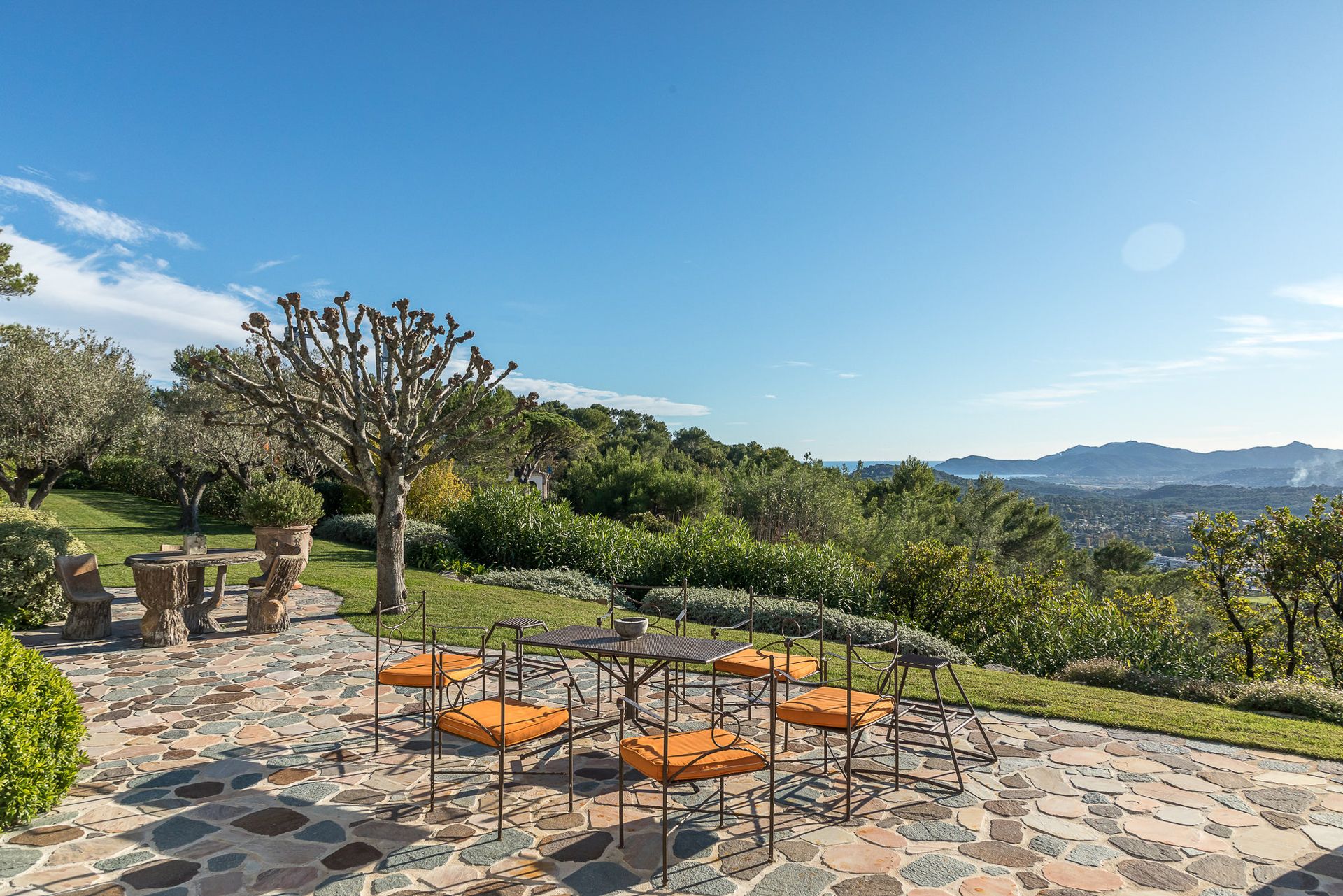 rumah dalam Mouans-Sartoux, Provence-Alpes-Côte d'Azur 10056961