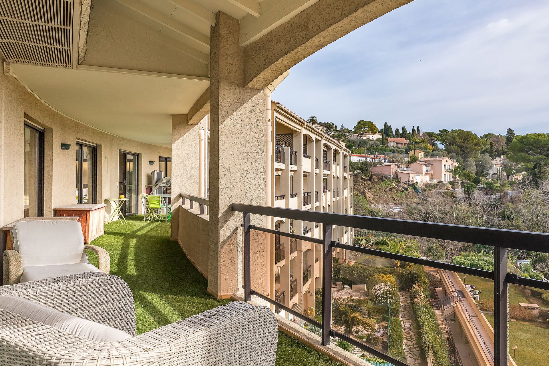 Condominium in Mougins, Alpes-Maritimes 10056963