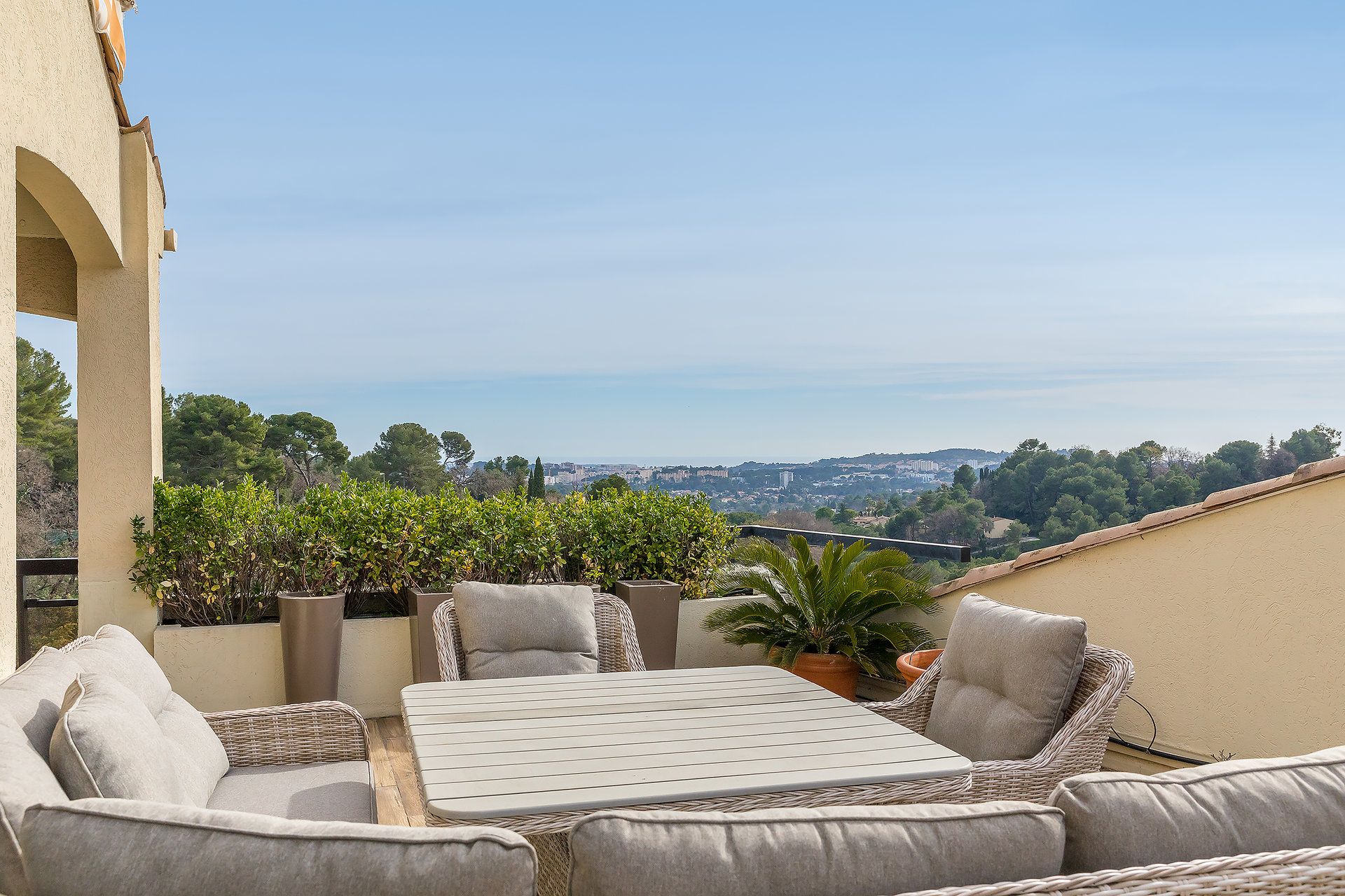 Condominium in Mougins, Alpes-Maritimes 10056963