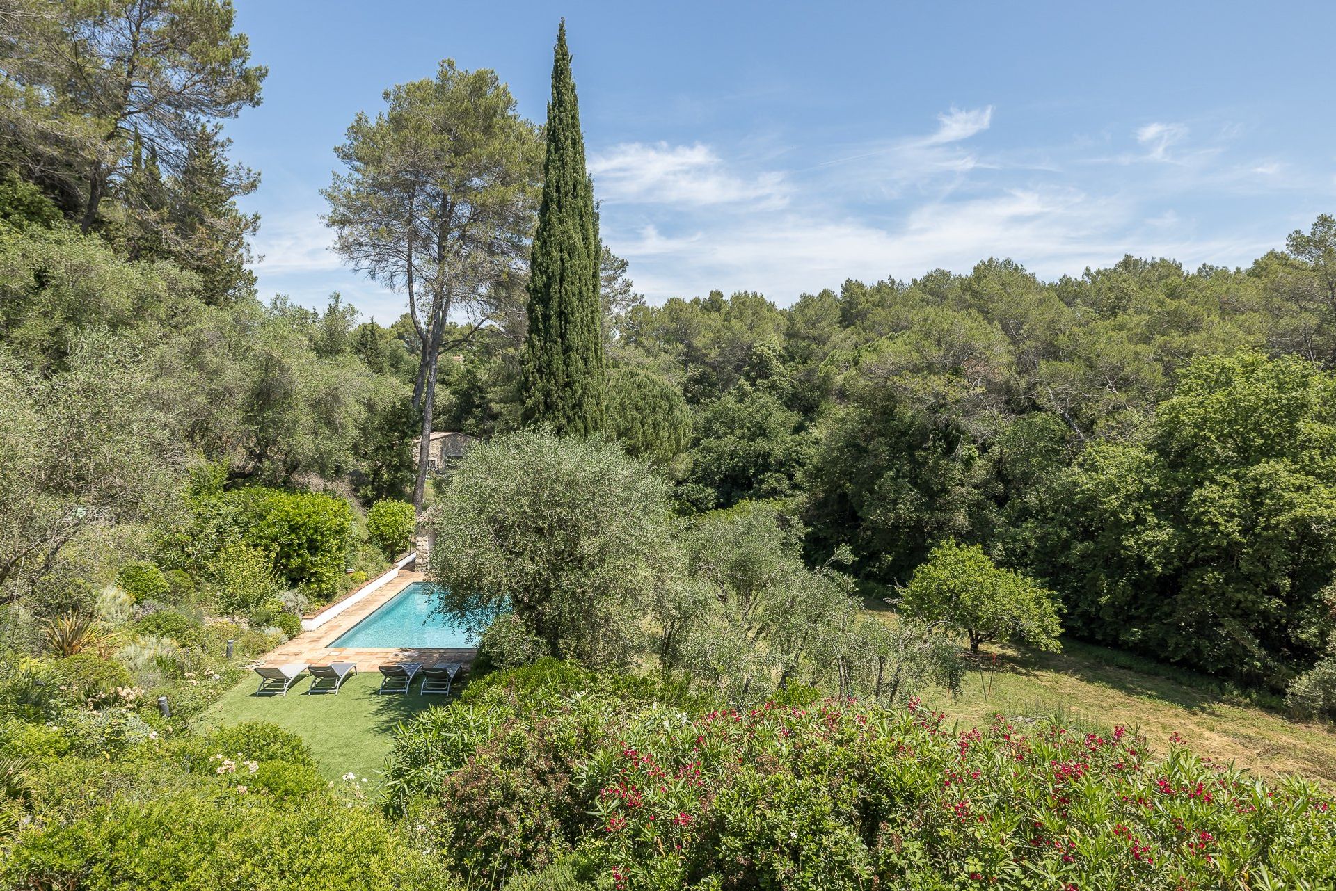 Talo sisään La Roquette-sur-Siagne, Provence-Alpes-Cote d'Azur 10056979