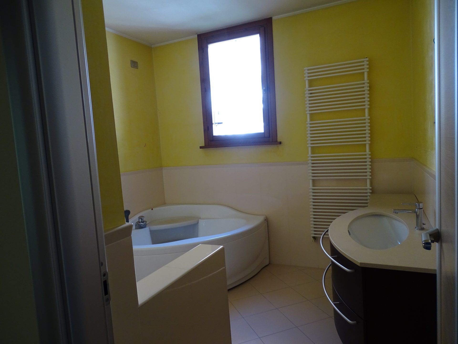 Condominium in Predore, Lombardy 10057116