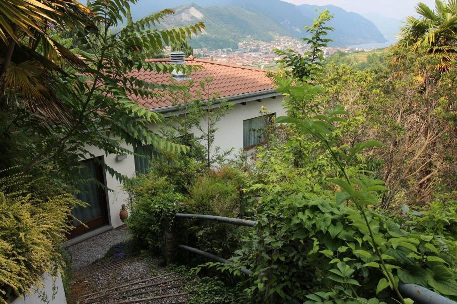 rumah dalam Sarnico, Lombardy 10057142