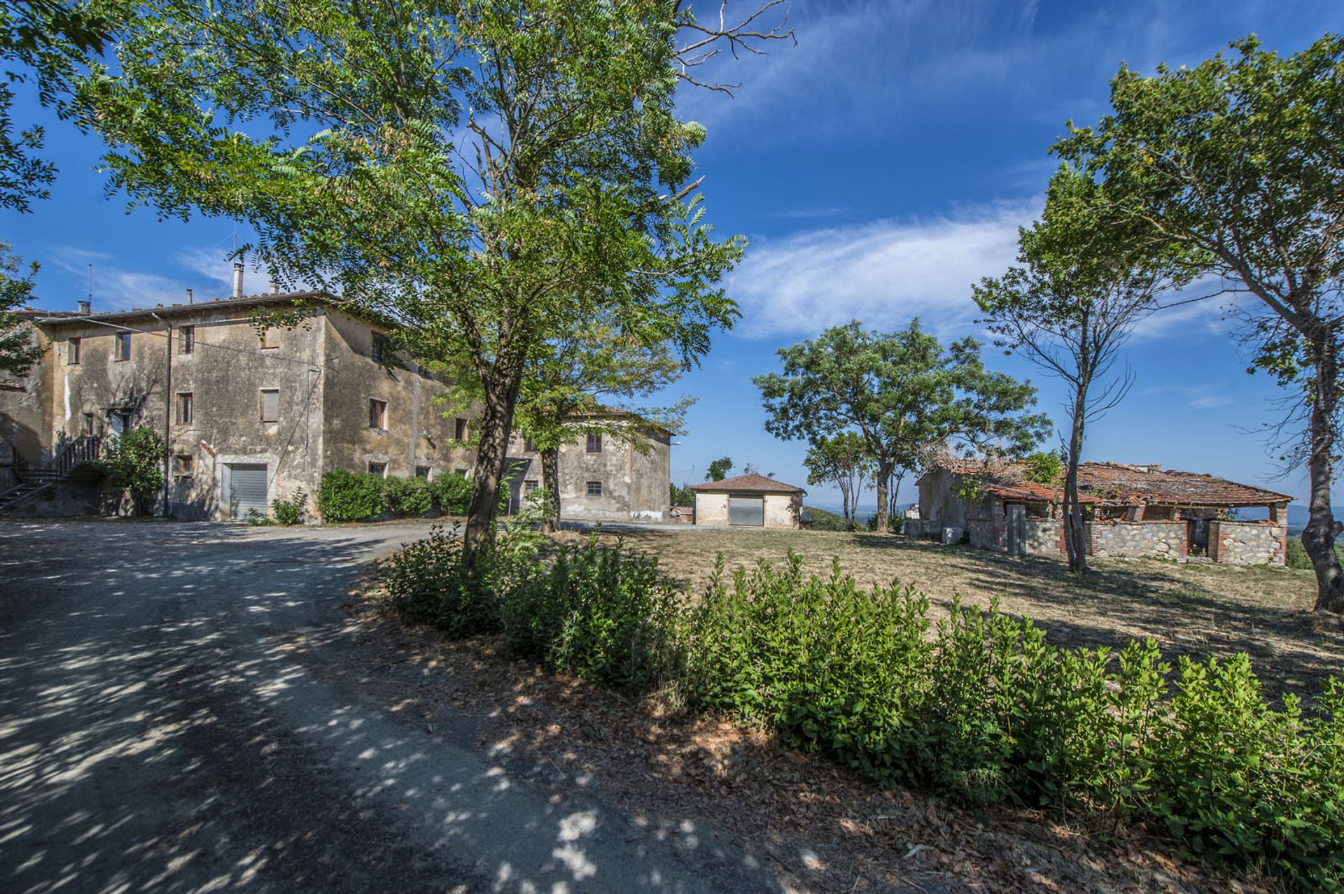 Інший в San Gimignano, Siena 10057834