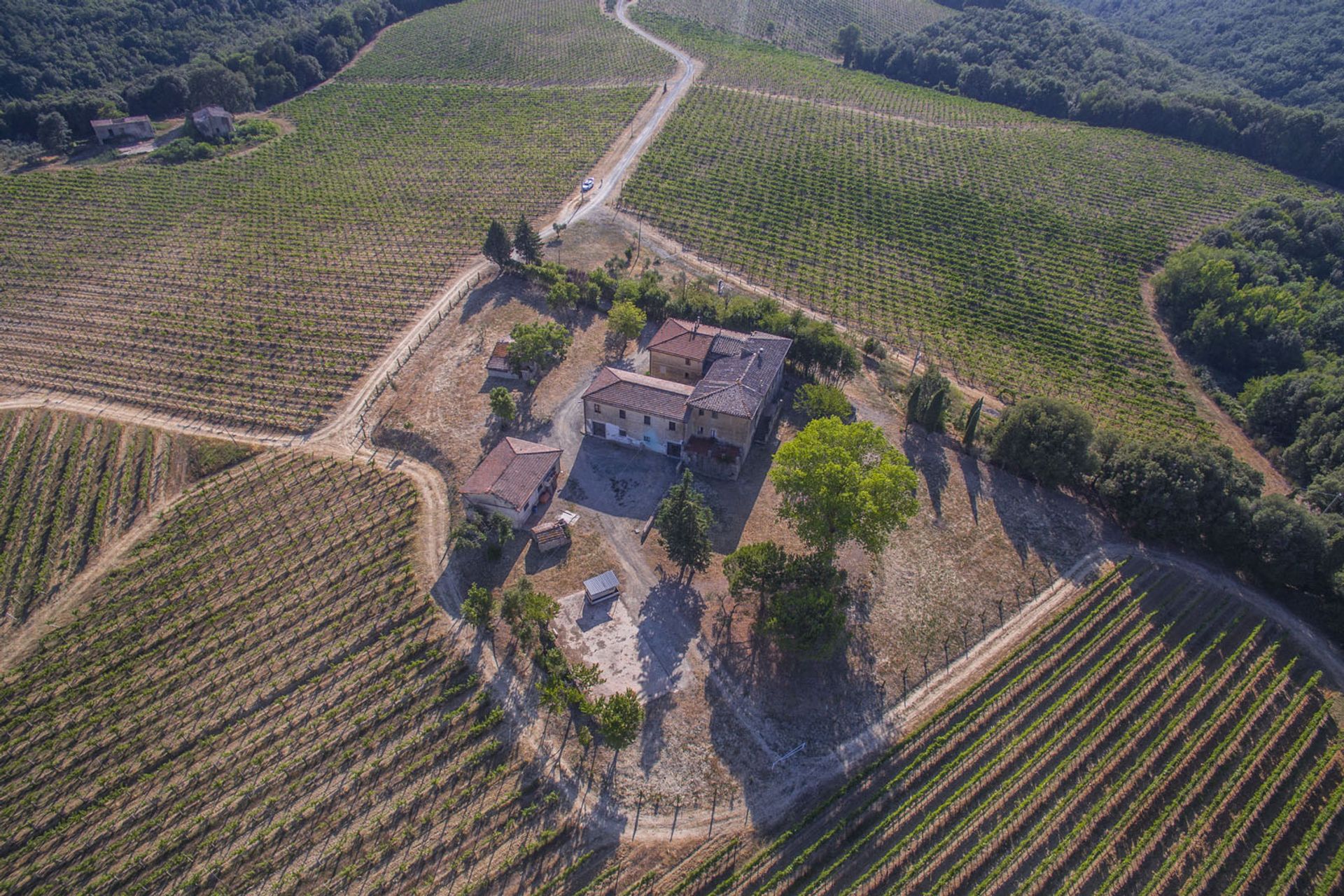 Другой в San Gimignano, Siena 10057834