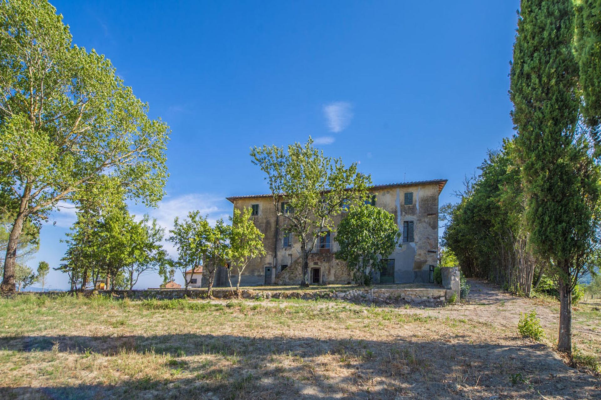 Другой в San Gimignano, Siena 10057834