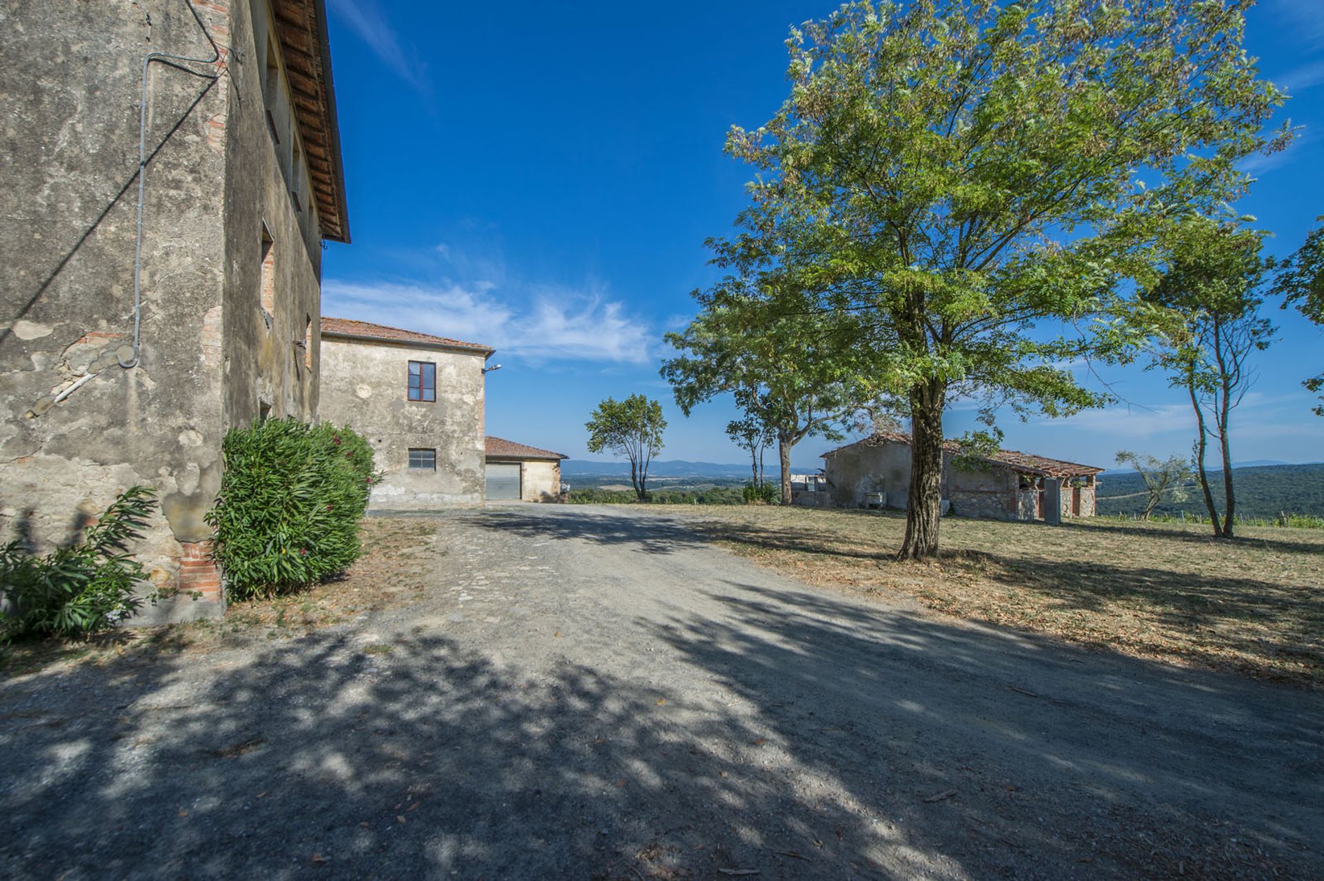 Другой в San Gimignano, Siena 10057834