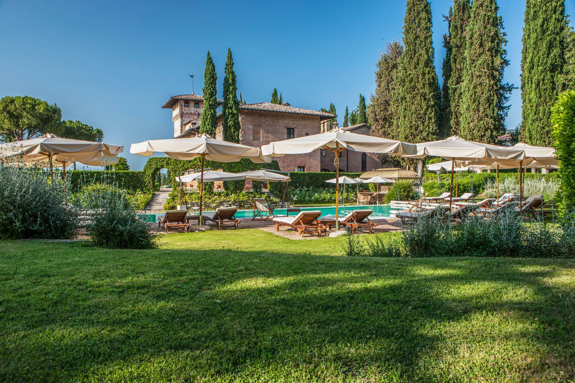 آخر في San Gimignano, Siena 10058133