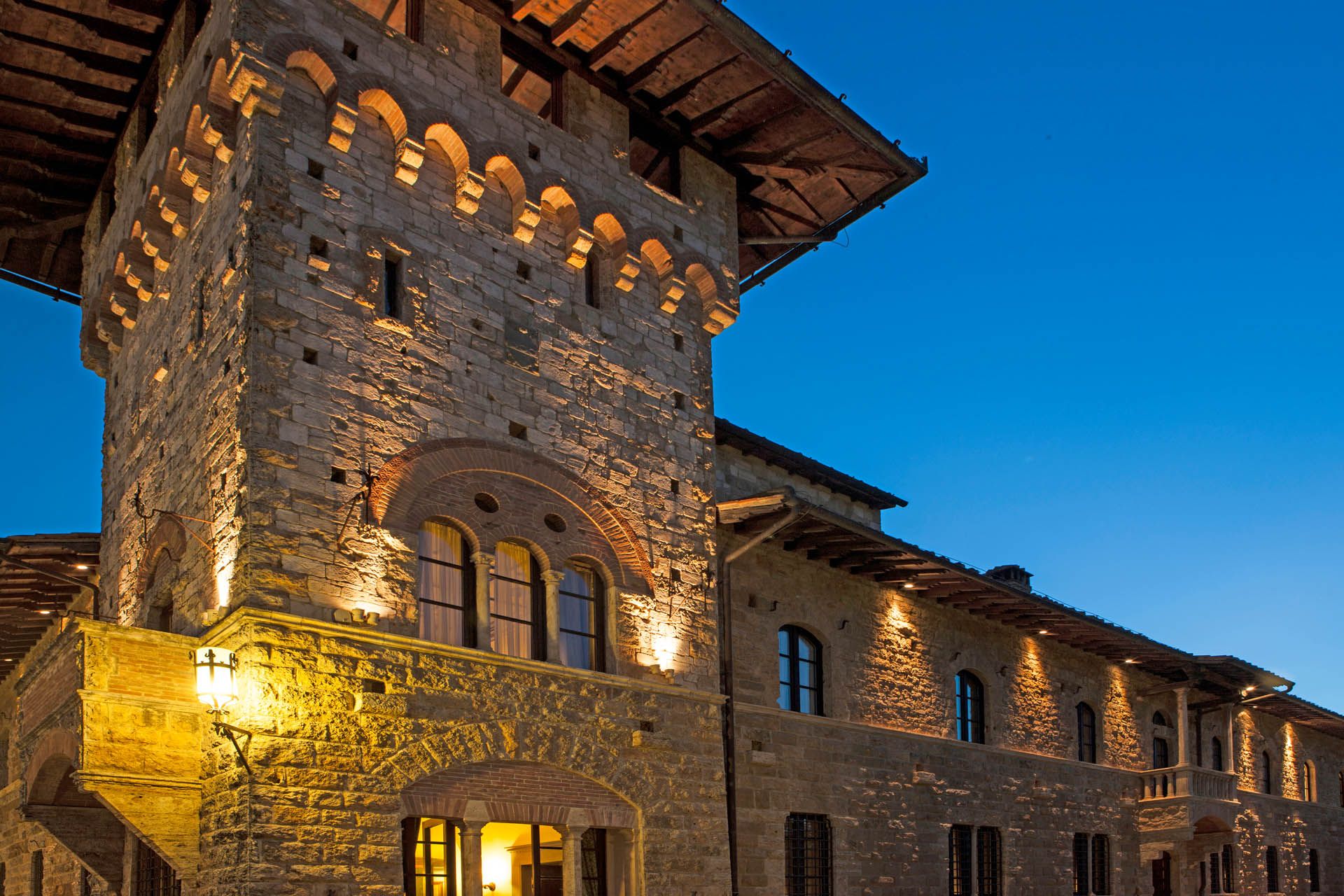 آخر في San Gimignano, Siena 10058133