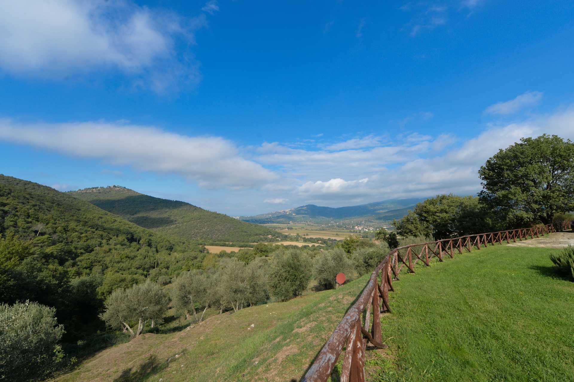 بيت في Cortona, Arezzo 10058187