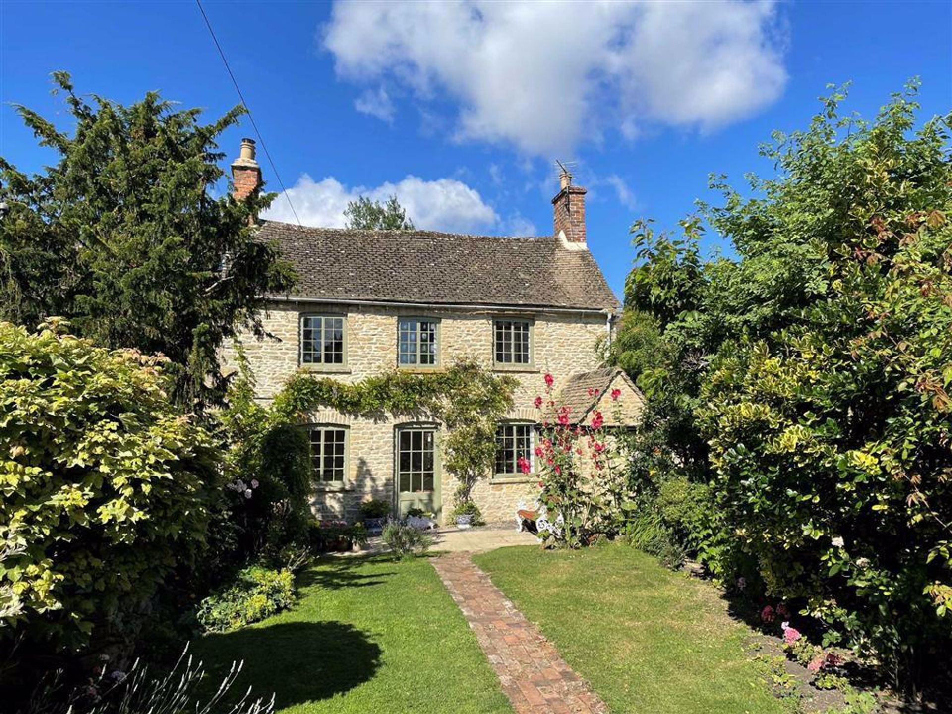 casa en Guardar en el mundo, Gloucestershire 10058918