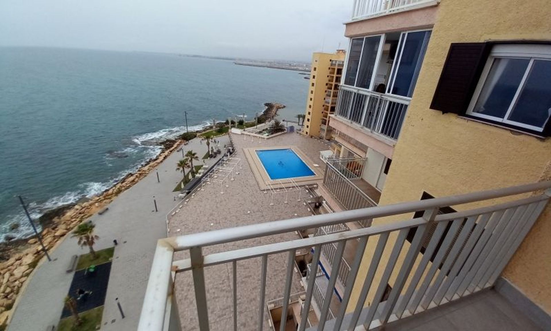 Квартира в Torrevieja, Alicante 10059429