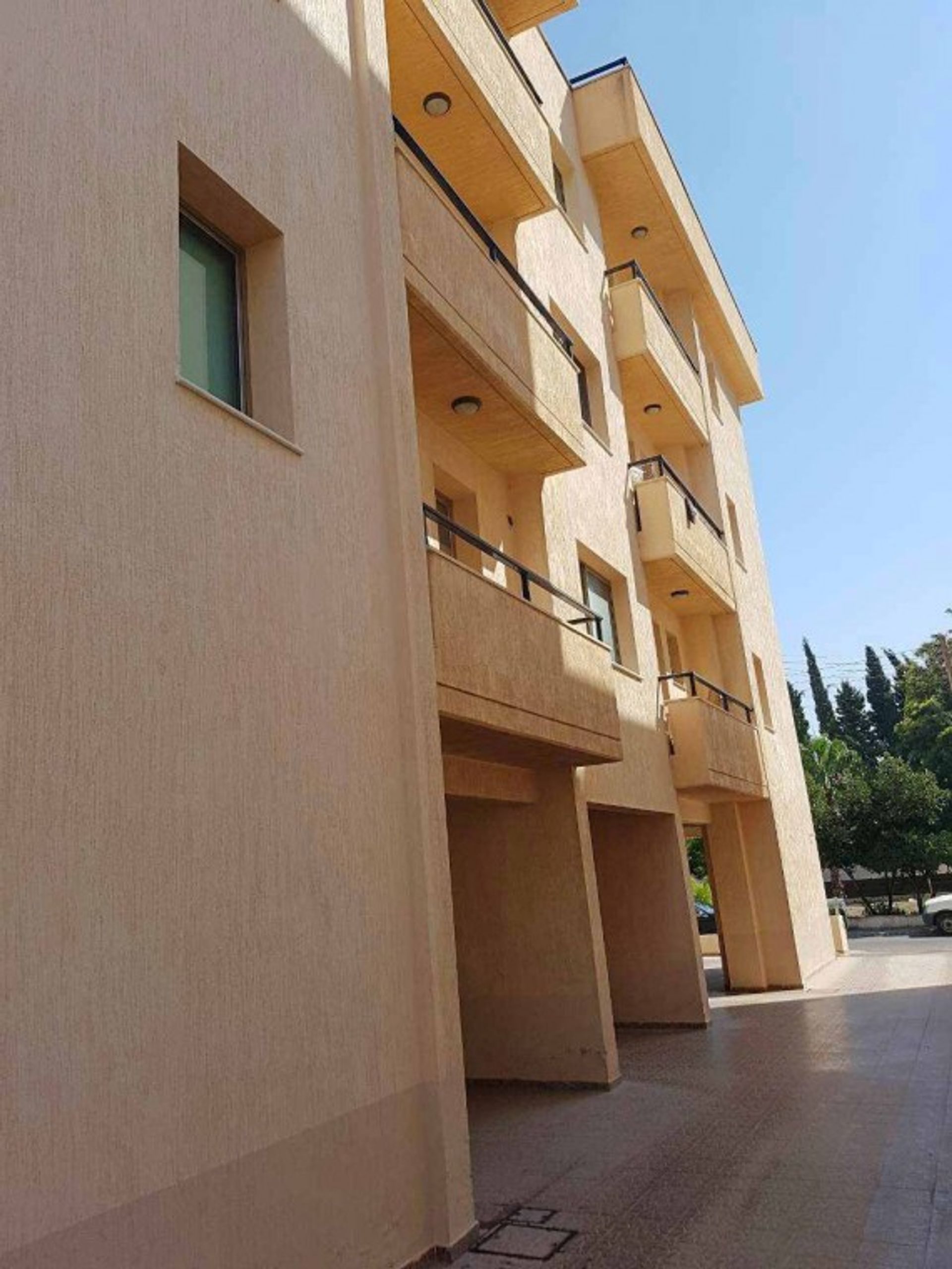 Condominium in Agia Fylaxis, Lemesos 10060039