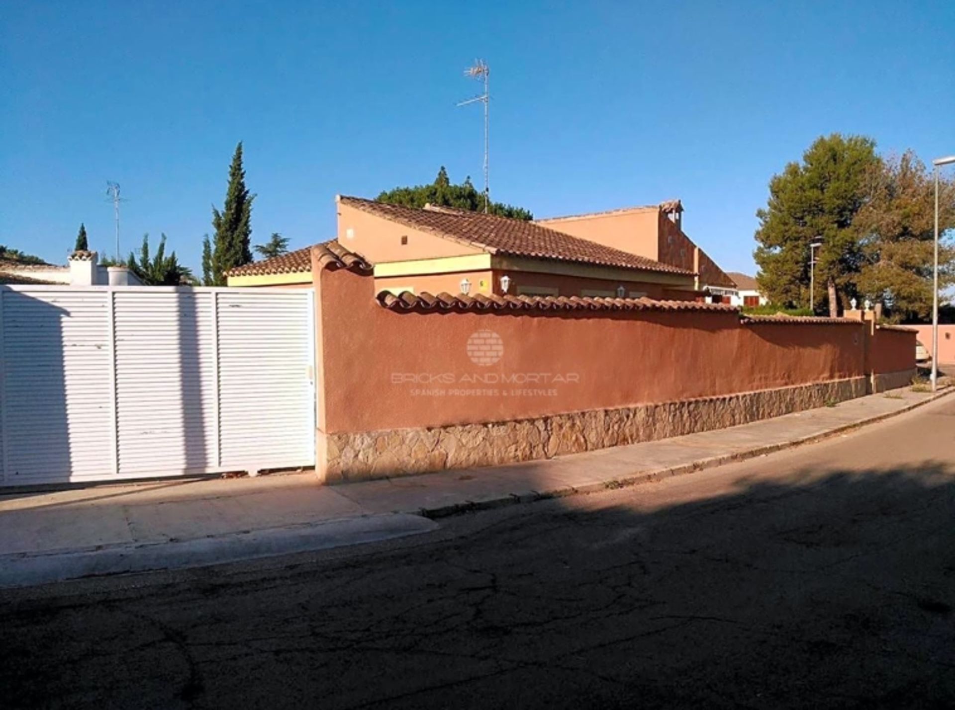 Huis in La Eliana, Valencia 10061542