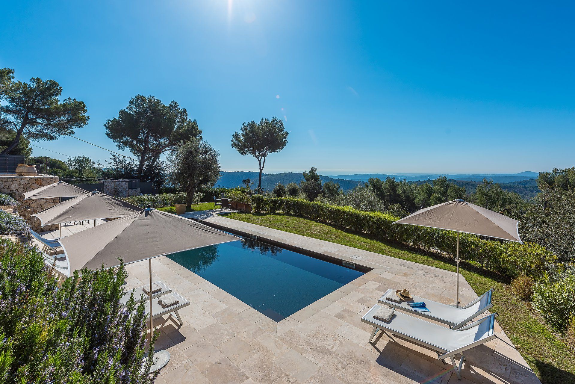 Haus im Tourrettes-sur-Loup, Provence-Alpes-Cote d'Azur 10061953