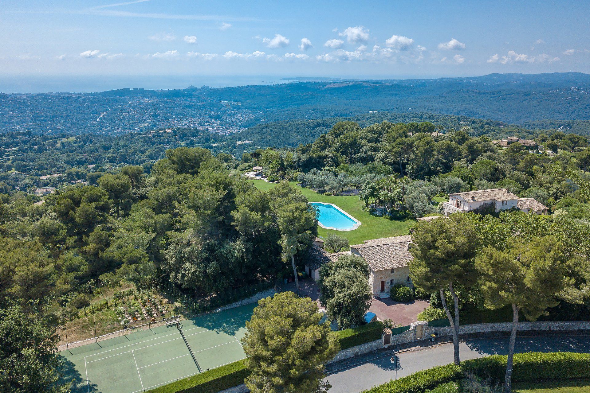 Dom w Saint-Paul-De-Vence, Alpes-Maritimes 10061966