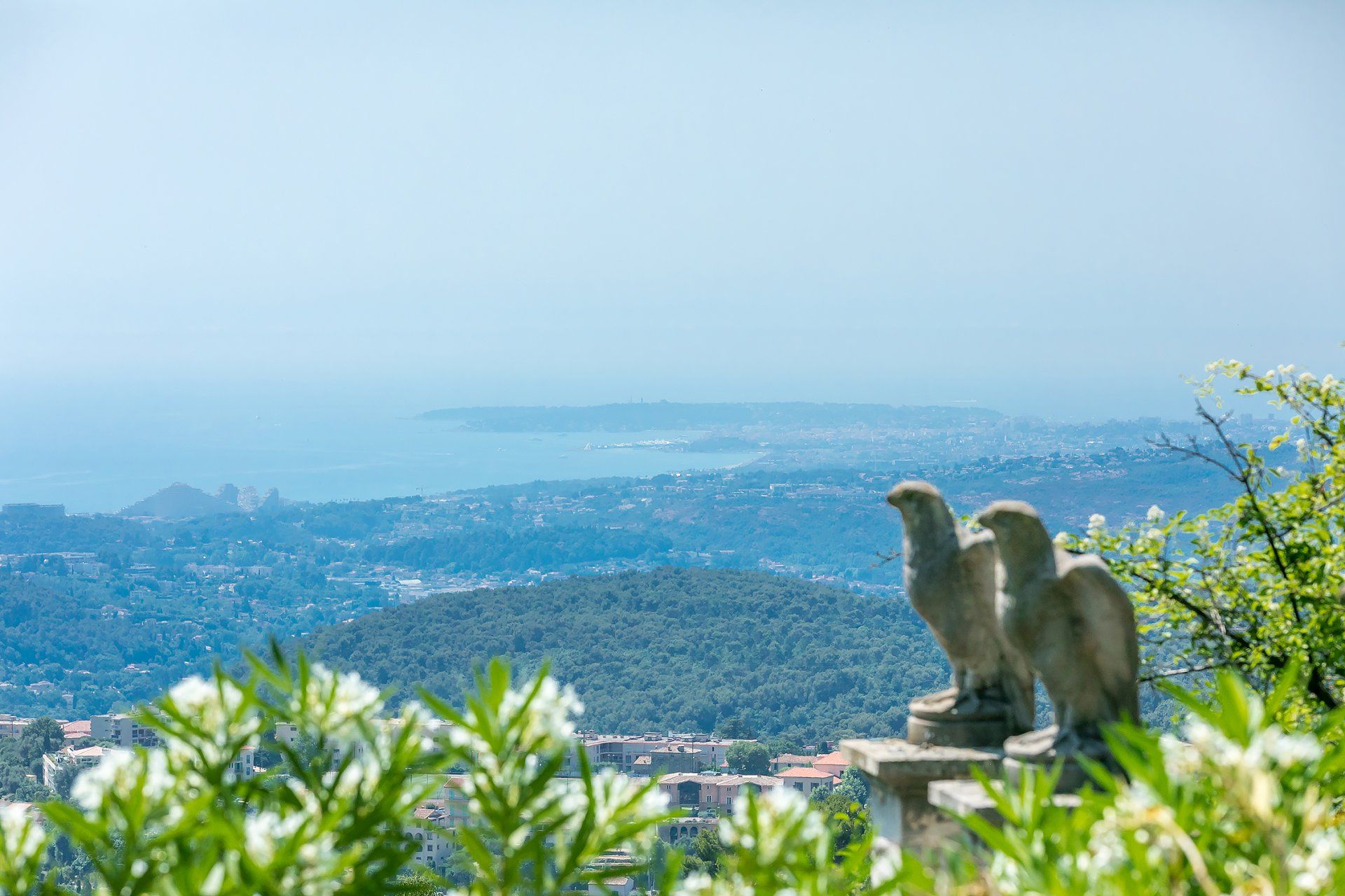 Talo sisään Vence, Provence-Alpes-Cote d'Azur 10061975