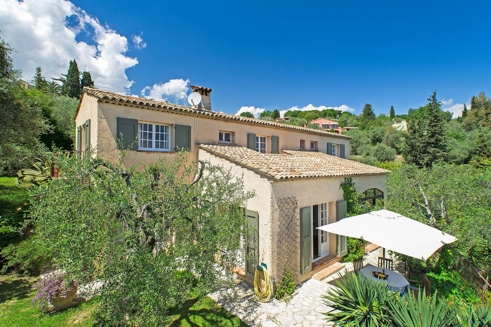 casa en Opio, Alpes-Maritimes 10062039