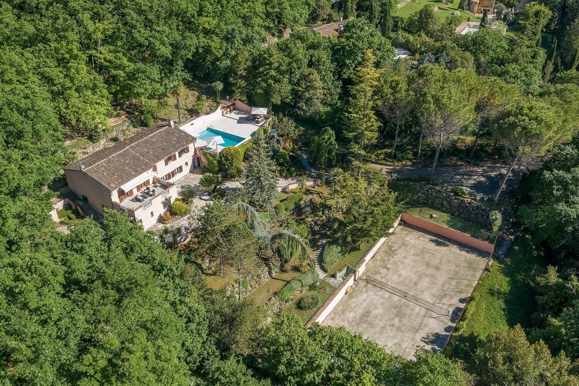 Huis in Le Plan-de-Grasse, Provence-Alpes-Côte d'Azur 10062049