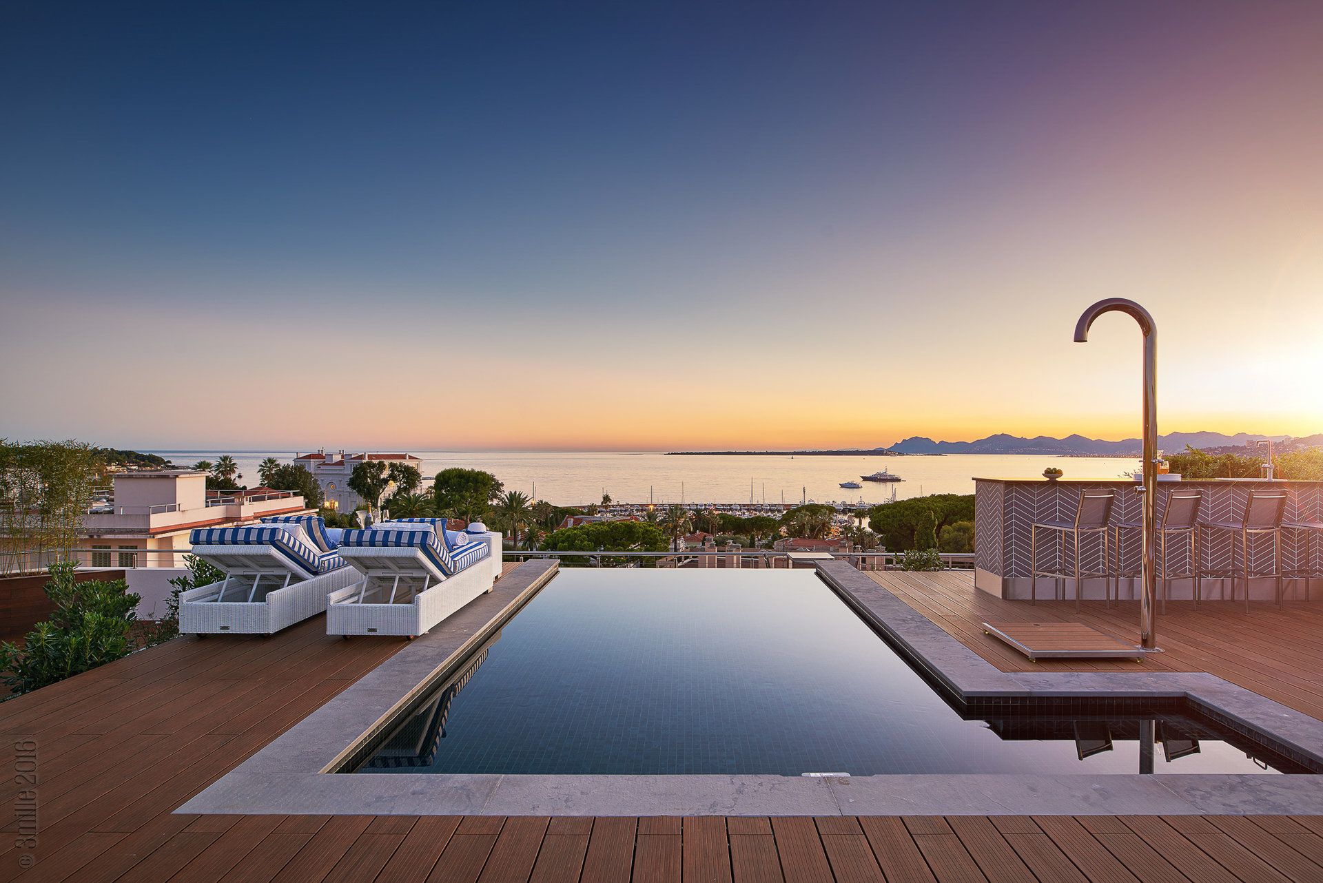 Condominium dans Juan les Pins, Provence-Alpes-Côte d'Azur 10062151