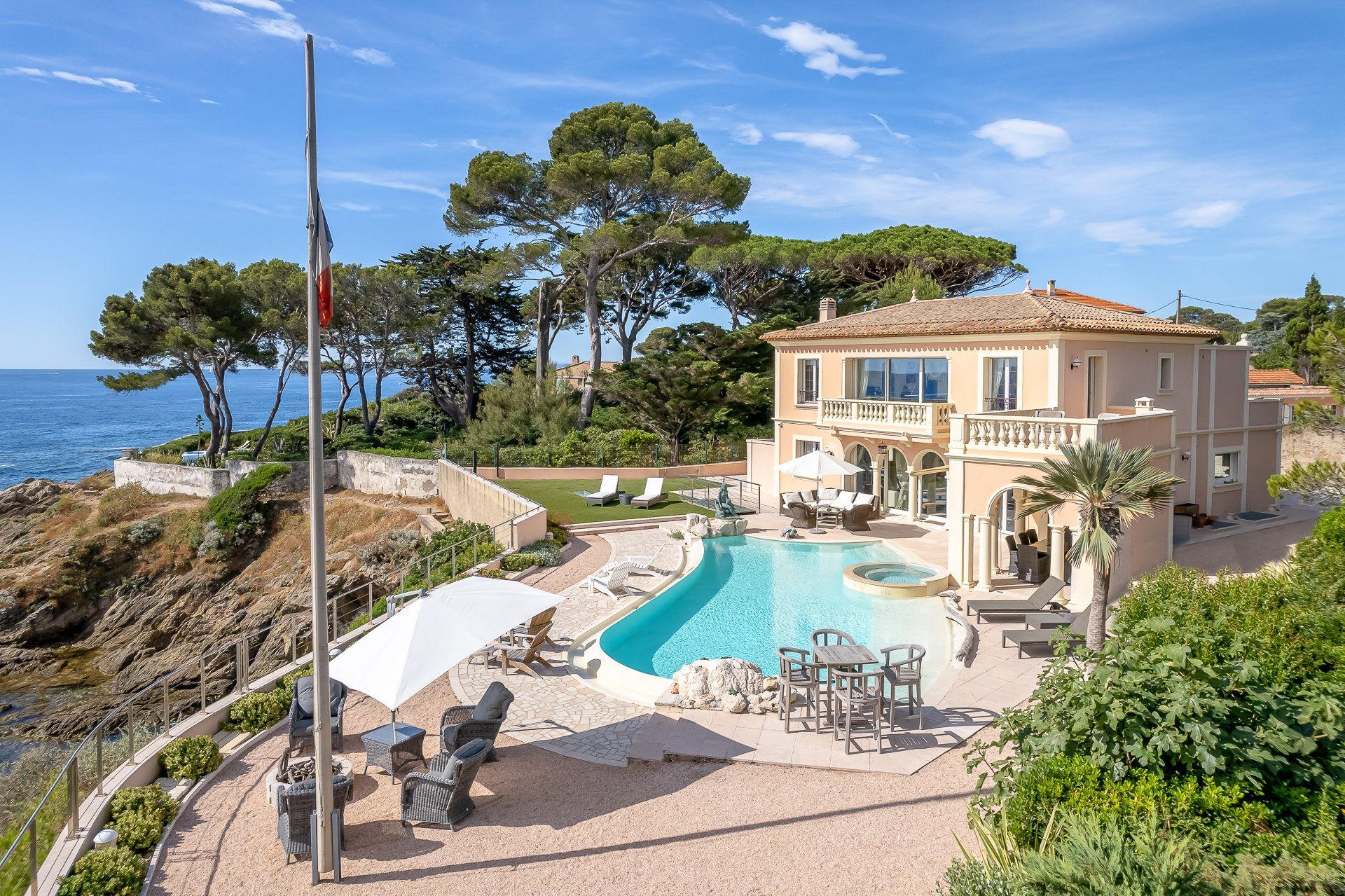 casa no Saint-Aygulf, Provence-Alpes-Cote d'Azur 10062499