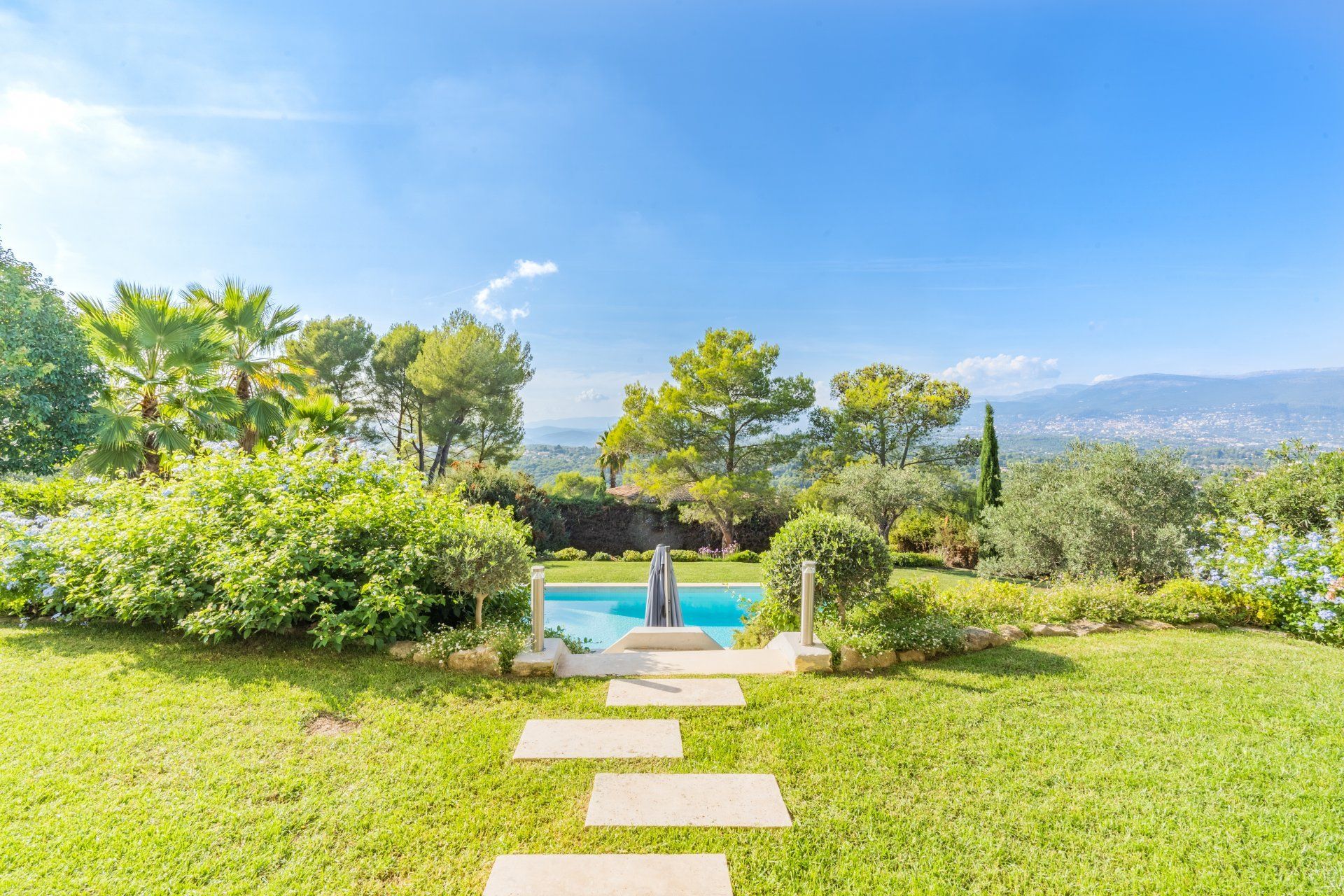 Haus im Mougins, Alpes-Maritimes 10062724