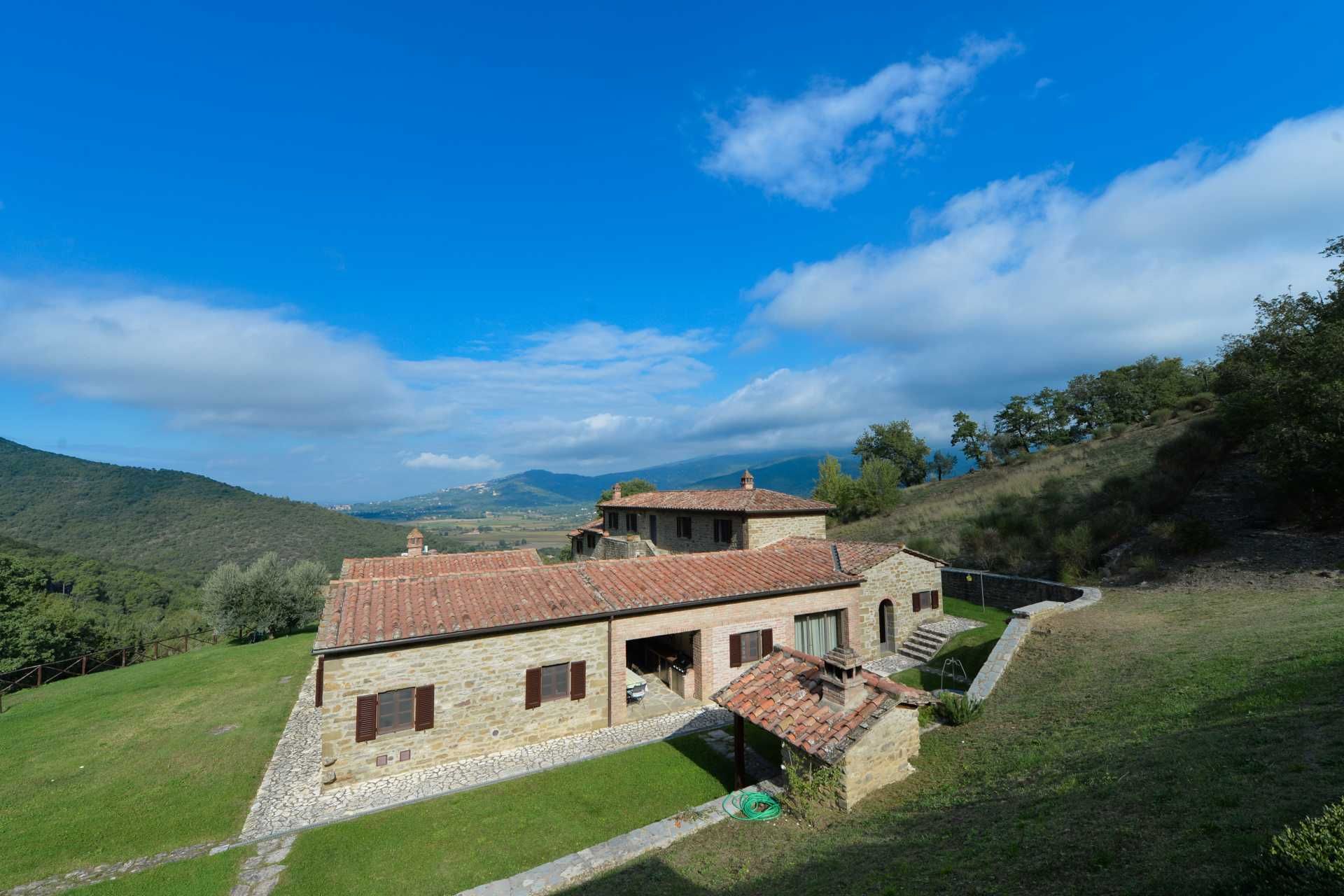 House in Cortona, Arezzo 10063309