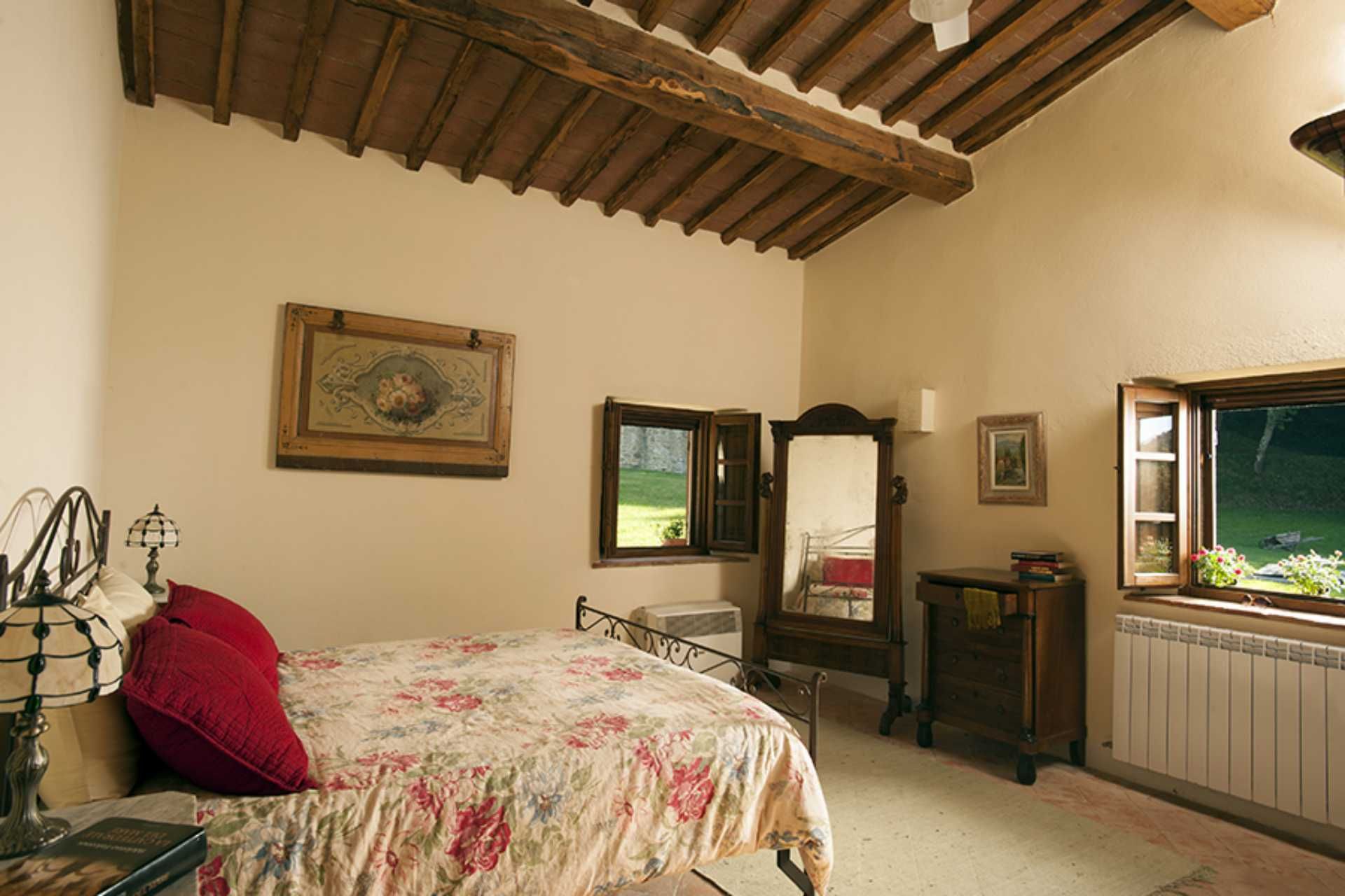 House in Cortona, Arezzo 10063309