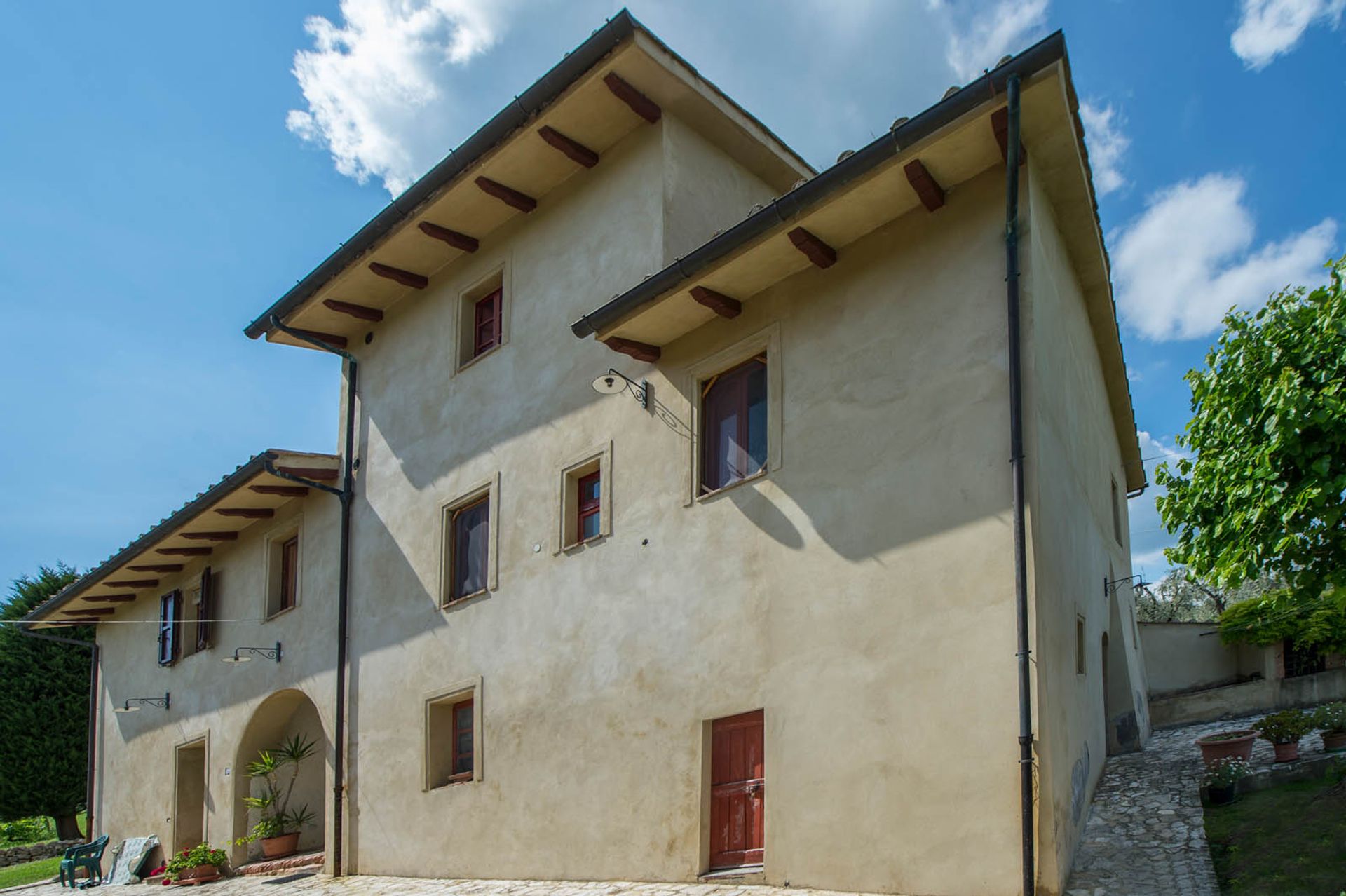 House in San Gimignano, Siena 10063422