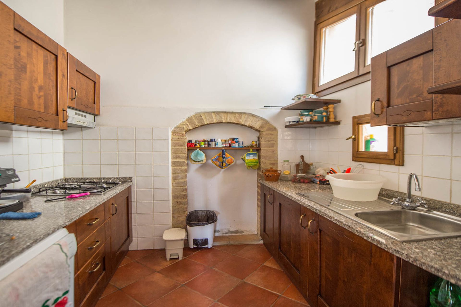 House in San Gimignano, Siena 10063422