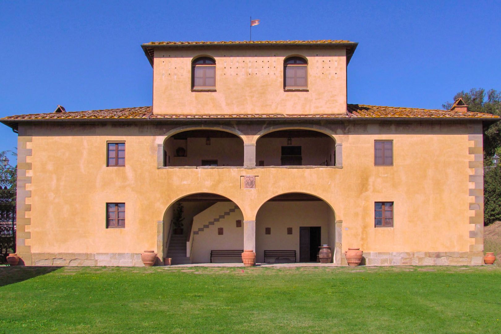 Properties for sale in Tuscany. Houses apartments for sale