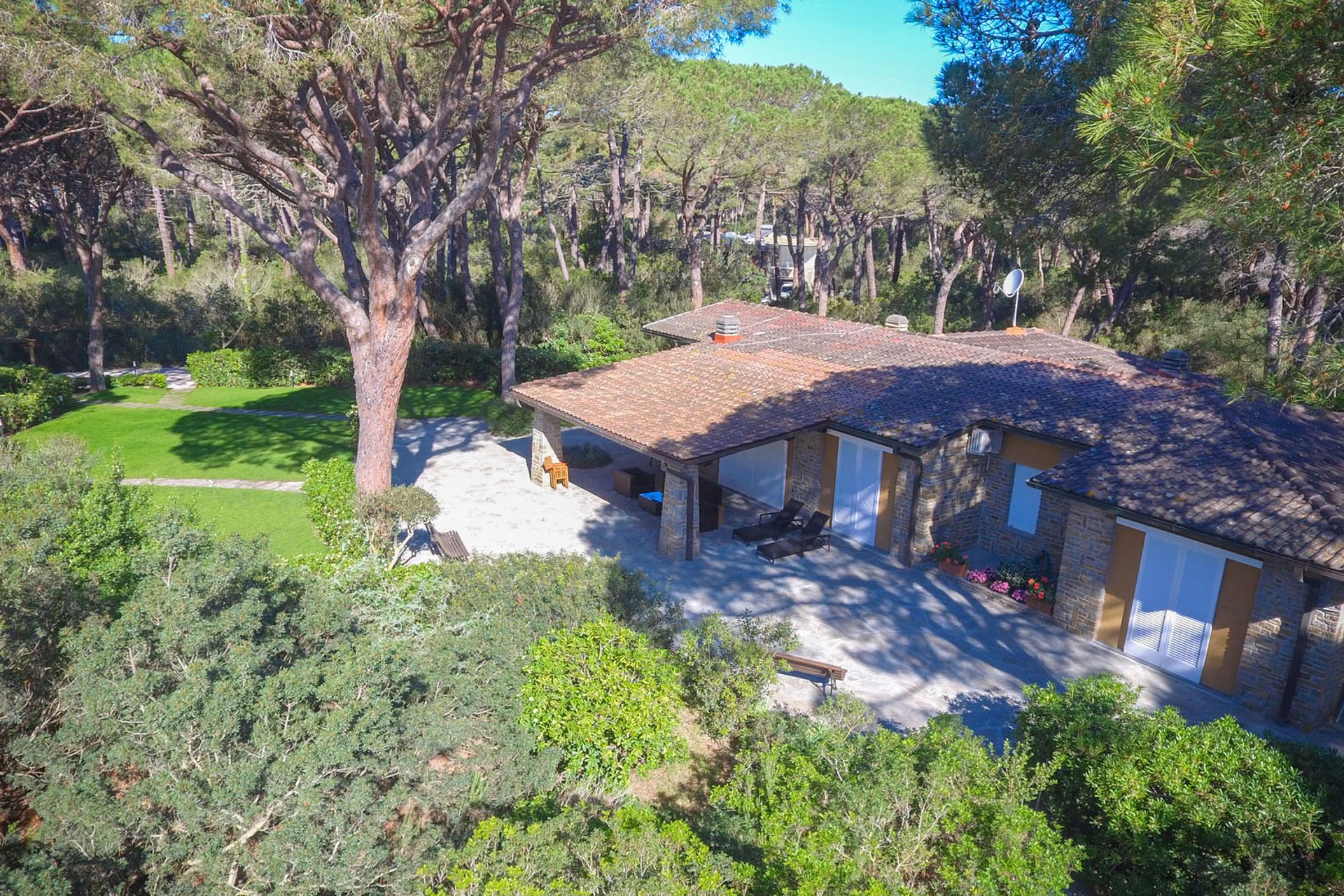 rumah dalam Castiglione della Pescaia, Tuscany 10063779