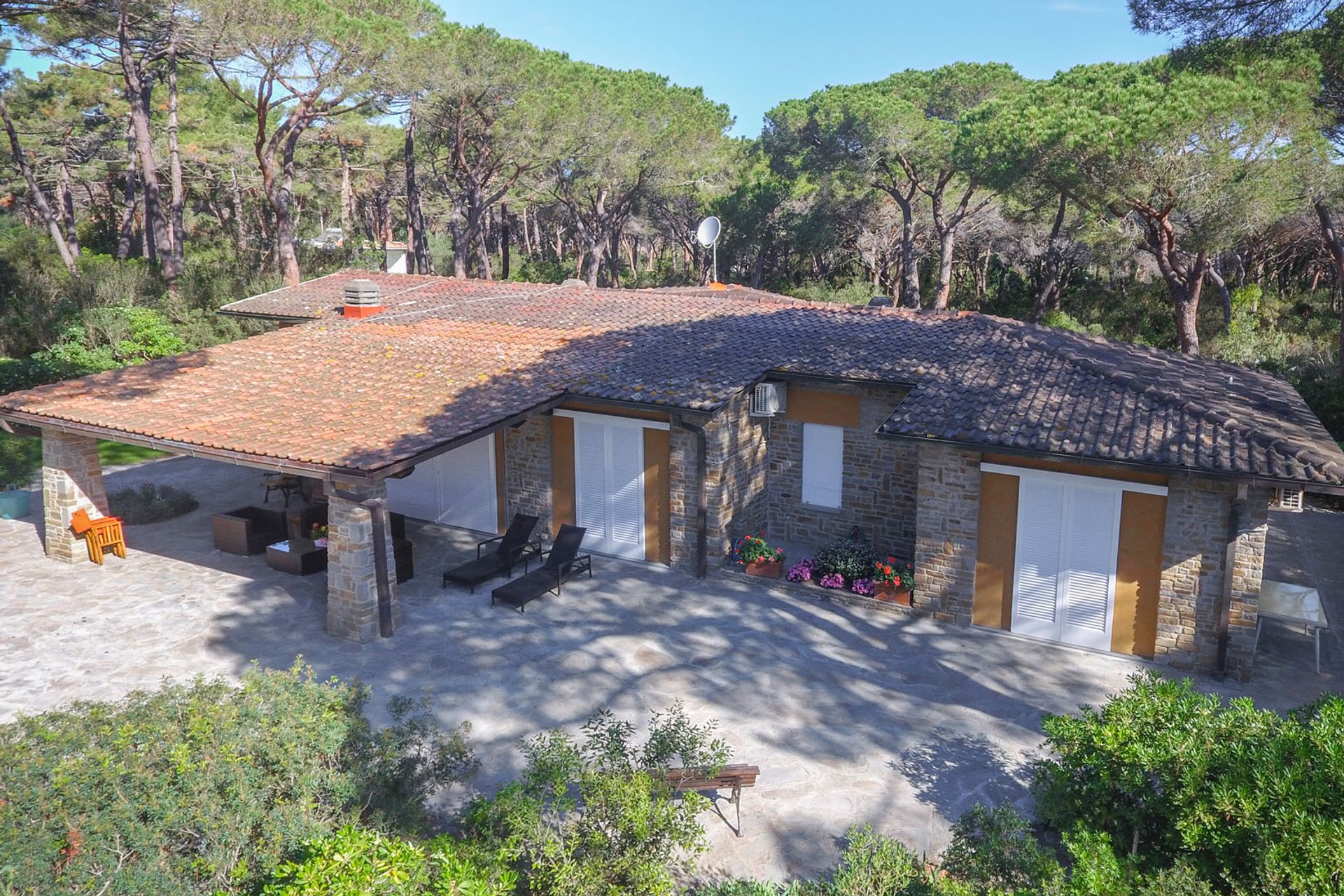 rumah dalam Castiglione della Pescaia, Tuscany 10063779