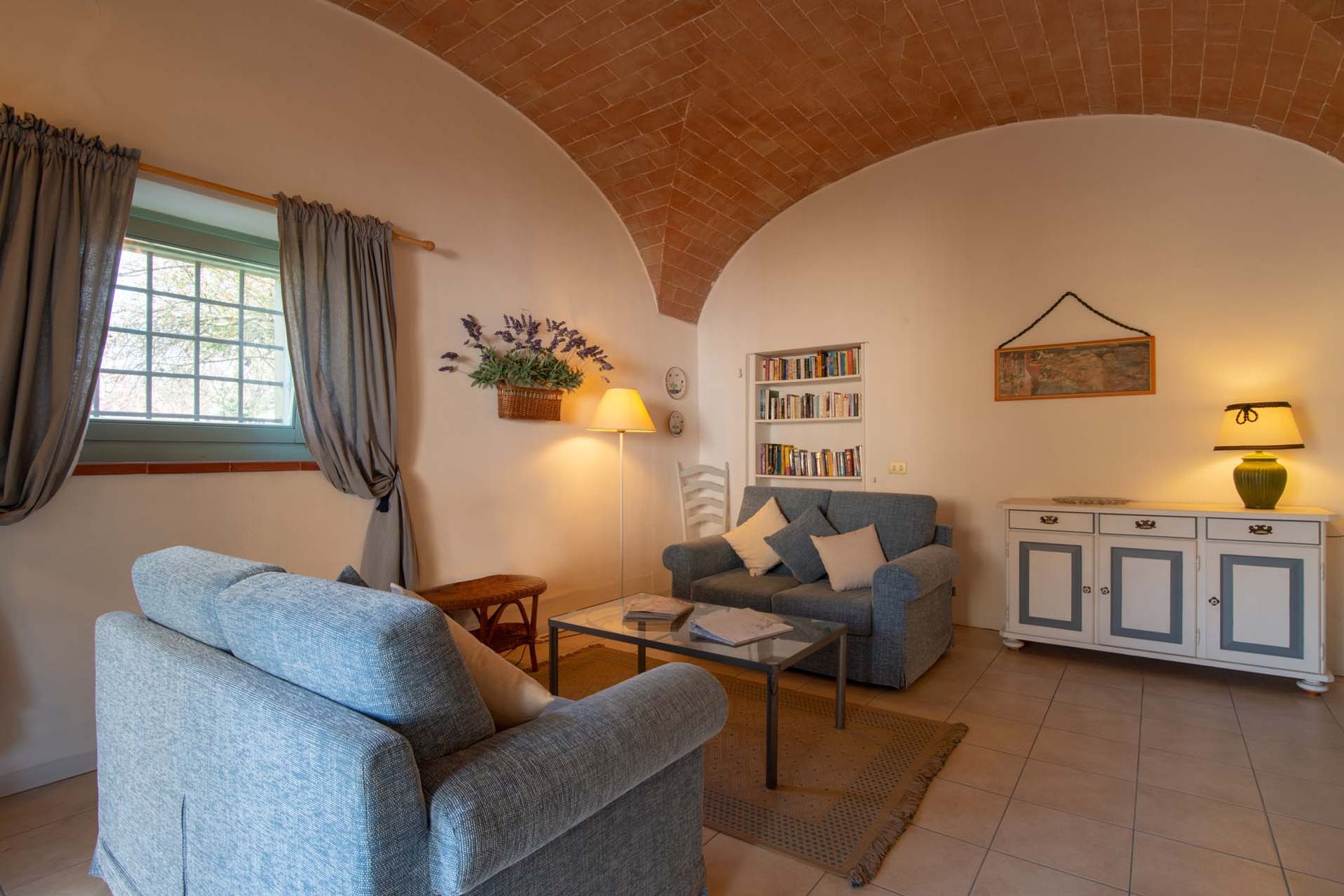 House in San Gimignano, Siena 10063942