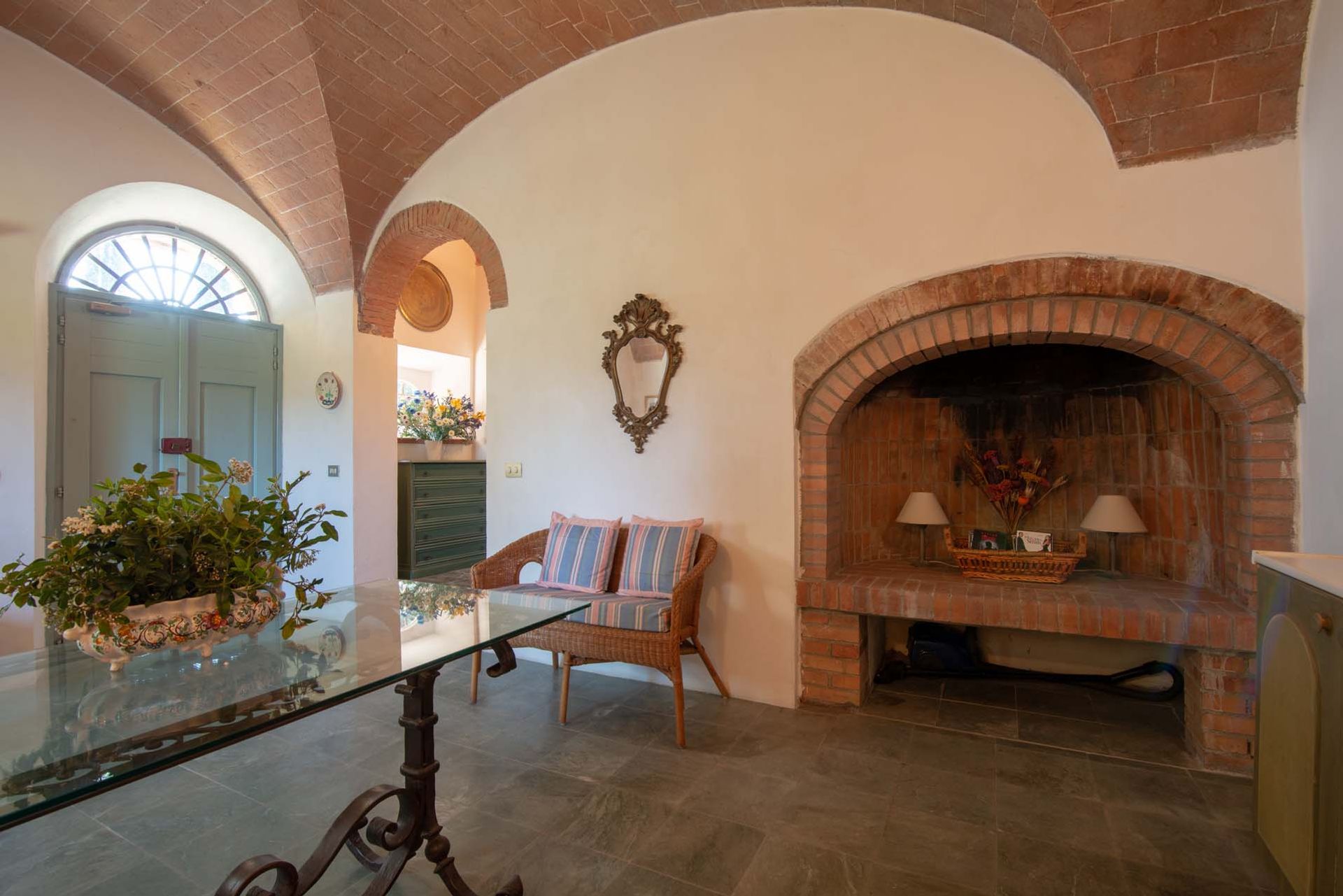 House in San Gimignano, Siena 10063942