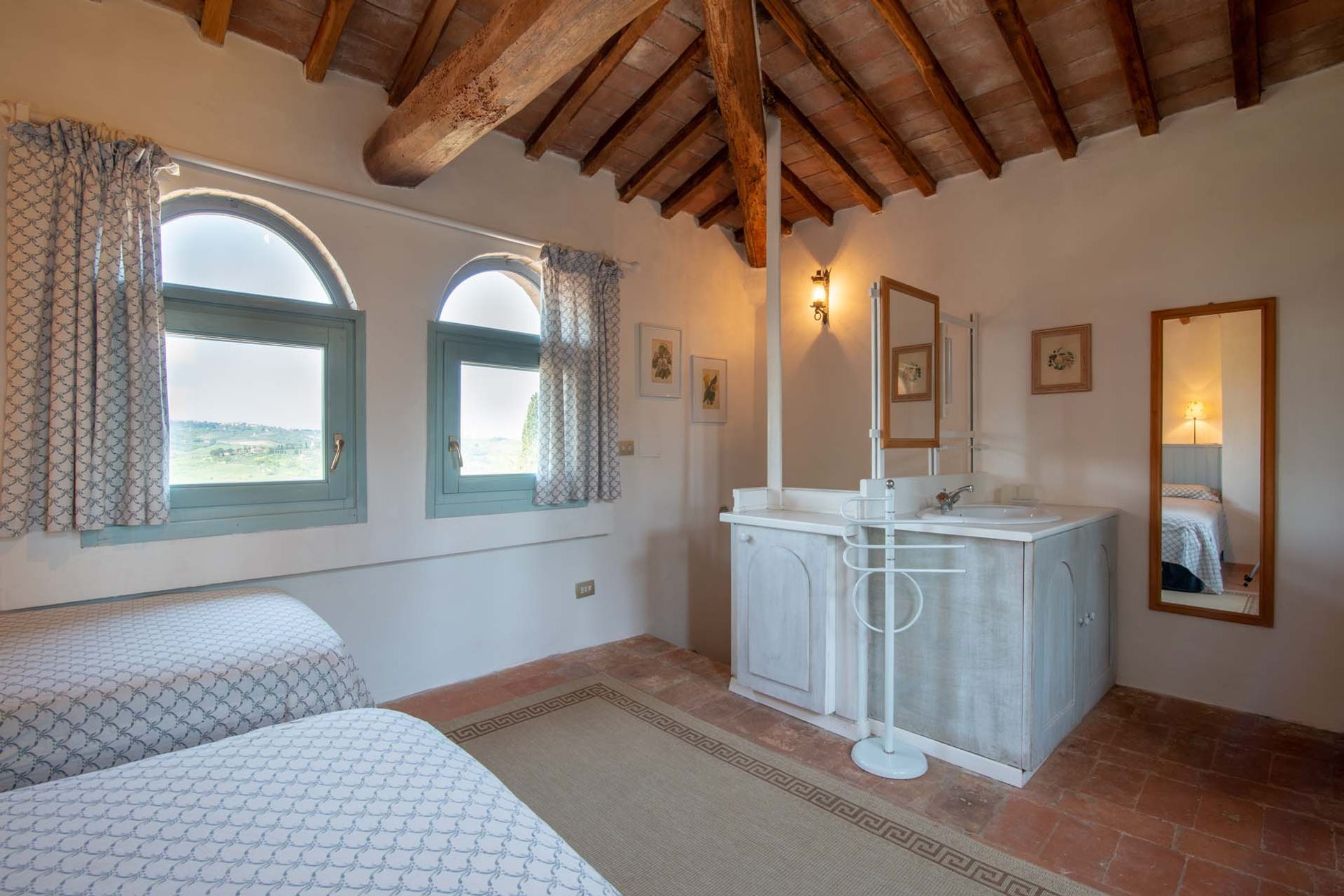 House in San Gimignano, Siena 10063942