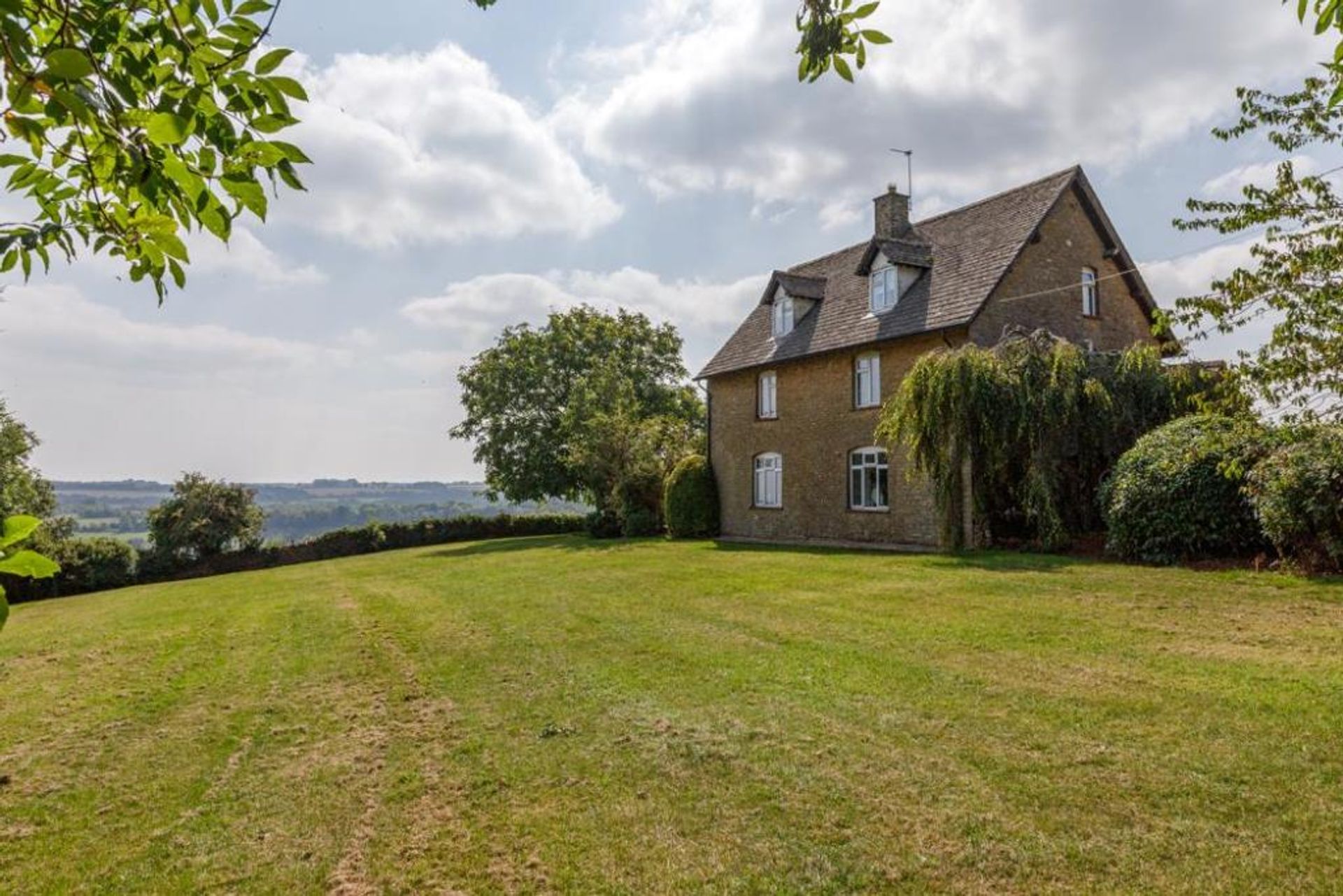 House in Naunton, Gloucestershire 10064104