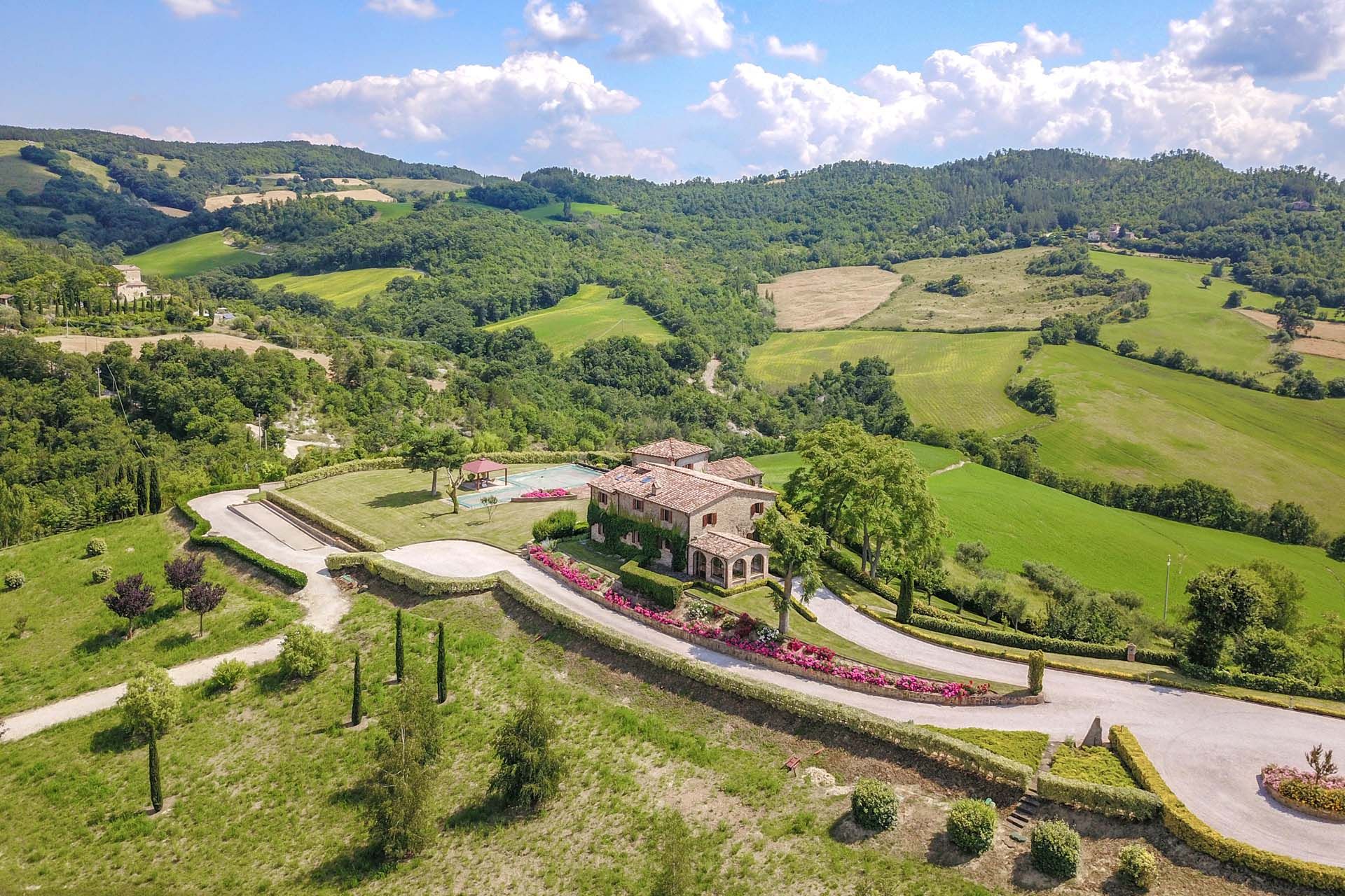 بيت في Montone, Umbria 10064141