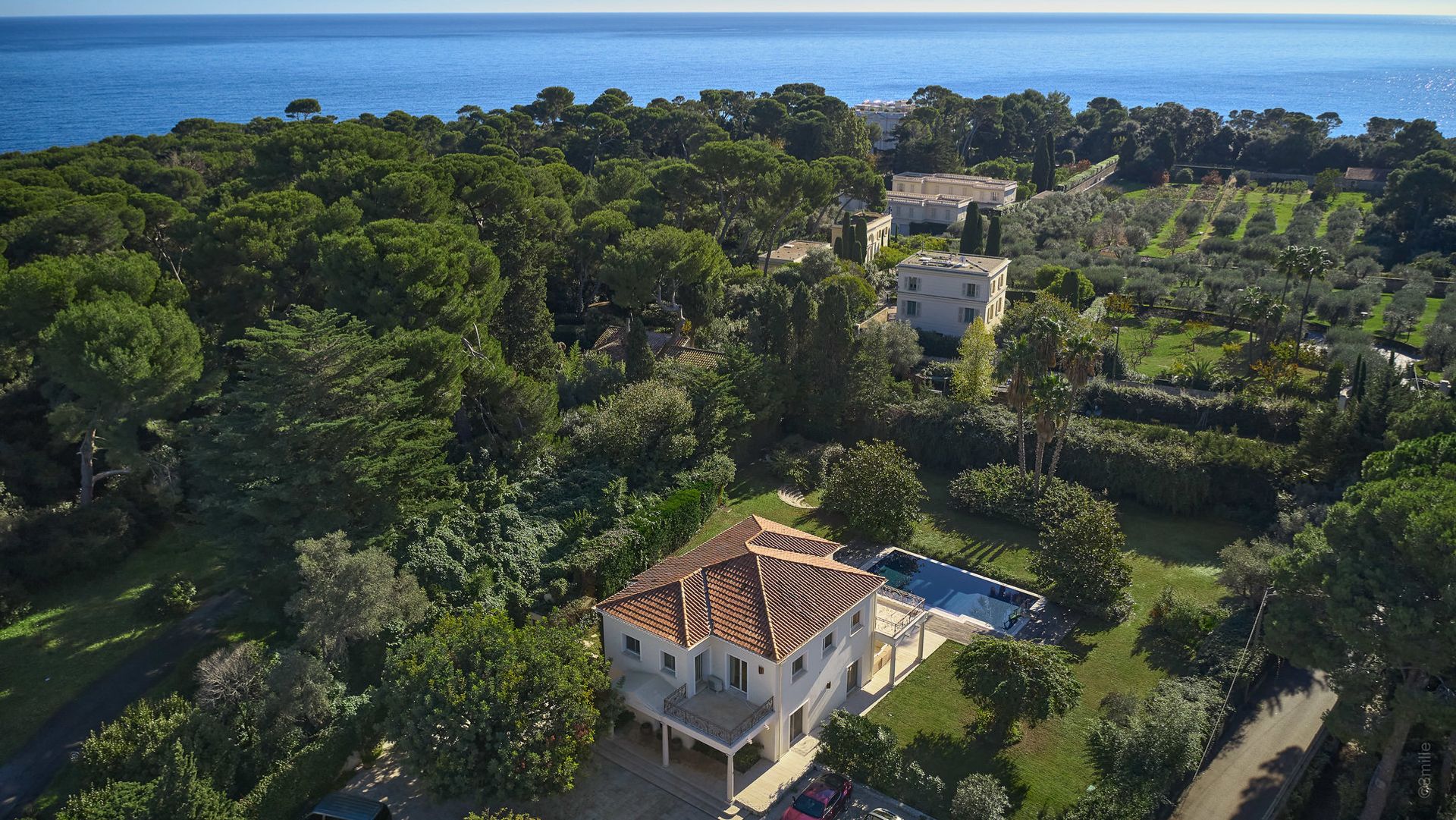 House in Juan-les-Pins, Provence-Alpes-Cote d'Azur 10064523