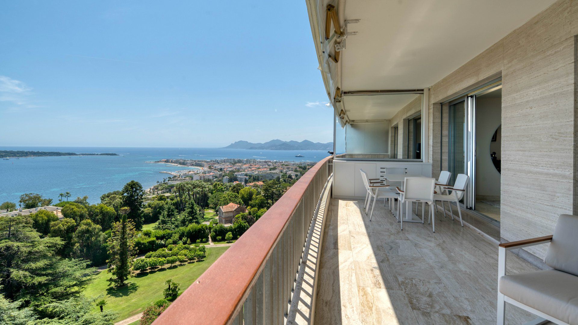 Condominium in Cannes, Provence-Alpes-Cote d'Azur 10064546