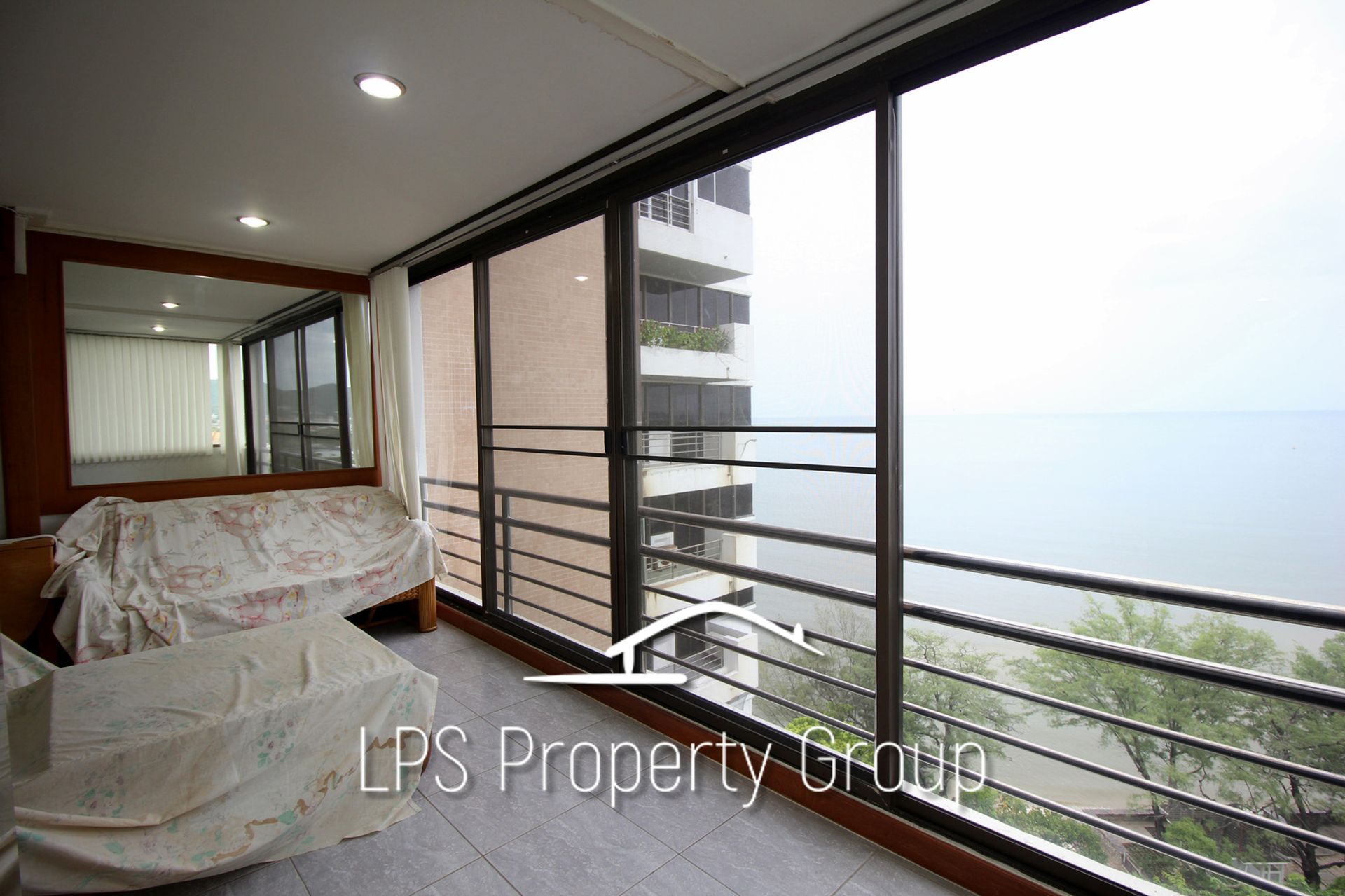 Condominium in Hua Hin, Prachuap Khiri Khan 10065250