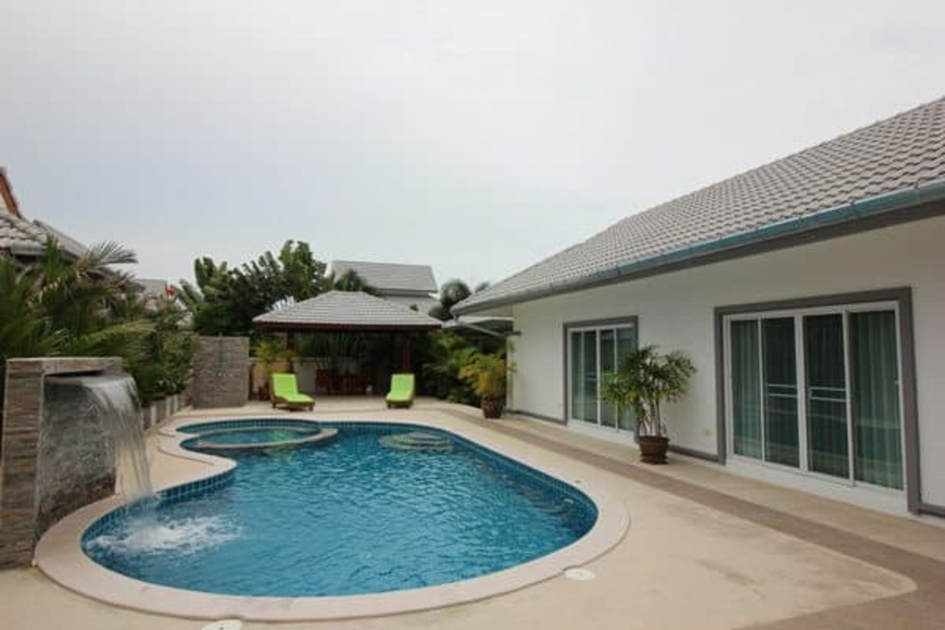 Talo sisään Hua Hin, Prachuap Khiri Khan 10065525