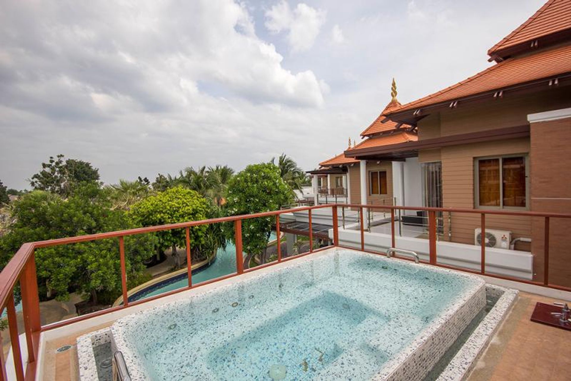 Talo sisään Hua Hin, Prachuap Khiri Khan 10065611