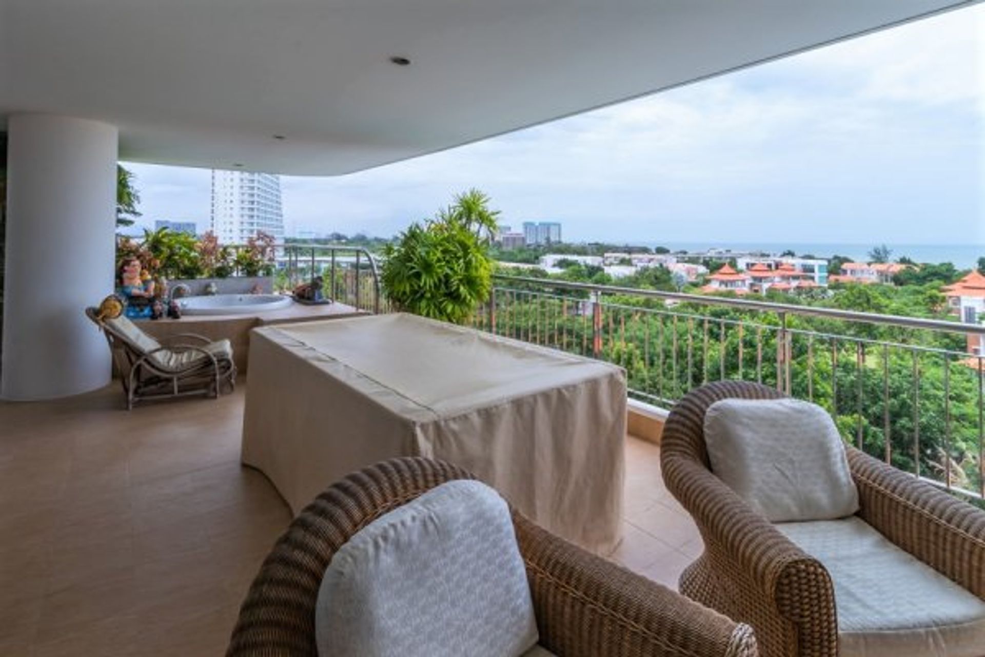 Condominium in Hua Hin, Prachuap Khiri Khan 10065864