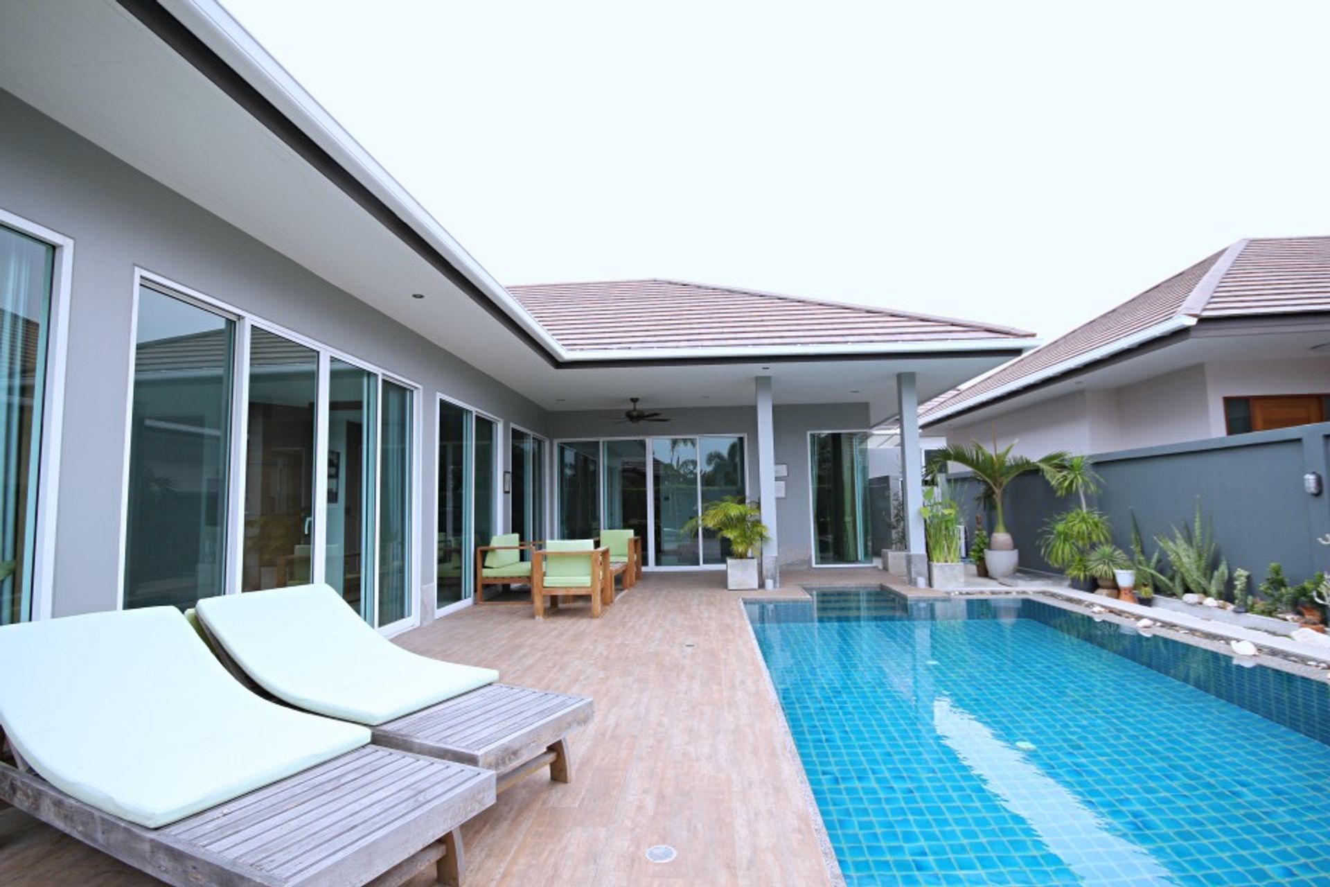 Talo sisään Hua Hin, Prachuap Khiri Khan 10065994