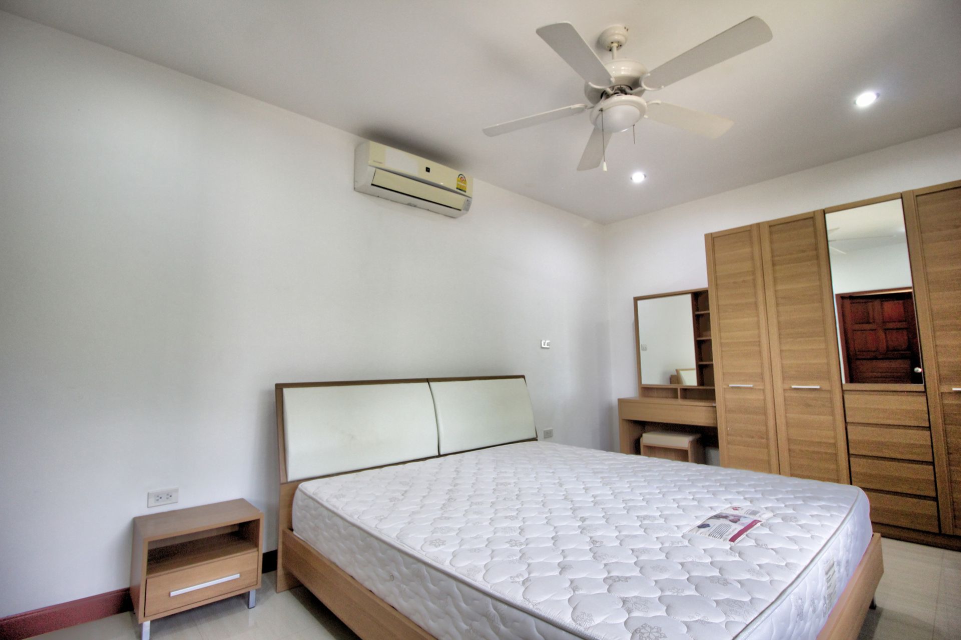 Huis in Hua Hin, Prachuap Khiri Khan 10066032