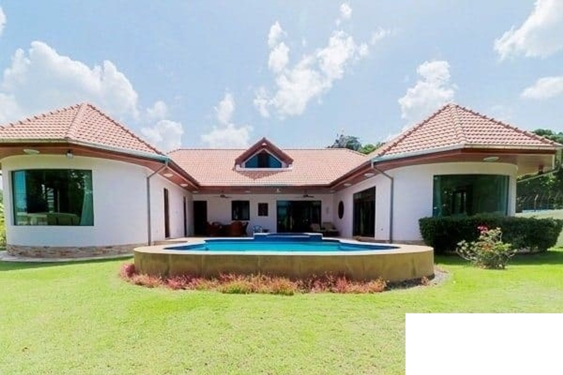 House in Hua Hin, Prachuap Khiri Khan 10066247